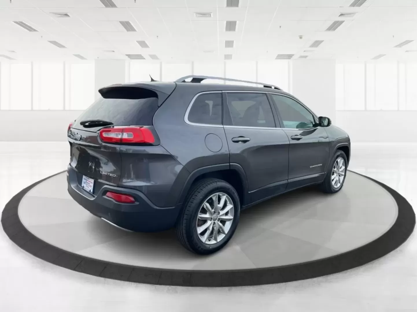 2014 Jeep Cherokee Limited 4WD (1C4PJMDBXEW) with an 2.4L L4 DOHC 16V engine, 9-Speed Automatic transmission, located at 8750 N County Rd 25A, Piqua, OH, 45356, (937) 908-9800, 40.164391, -84.232513 - **Adventure Awaits with the 2014 Jeep Cherokee Limited 4WD**<br /> <br /> Are you ready to elevate your weekend adventures or tackle your daily commute with confidence? The 2014 Jeep Cherokee Limited 4WD is the perfect blend of rugged capability and refined comfort, making it an ideal choice for any - Photo#2