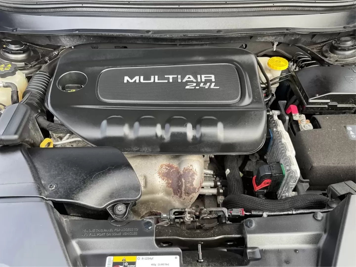 2014 Jeep Cherokee Limited 4WD (1C4PJMDBXEW) with an 2.4L L4 DOHC 16V engine, 9-Speed Automatic transmission, located at 8750 N County Rd 25A, Piqua, OH, 45356, (937) 908-9800, 40.164391, -84.232513 - **Adventure Awaits with the 2014 Jeep Cherokee Limited 4WD**<br /> <br /> Are you ready to elevate your weekend adventures or tackle your daily commute with confidence? The 2014 Jeep Cherokee Limited 4WD is the perfect blend of rugged capability and refined comfort, making it an ideal choice for any - Photo#10