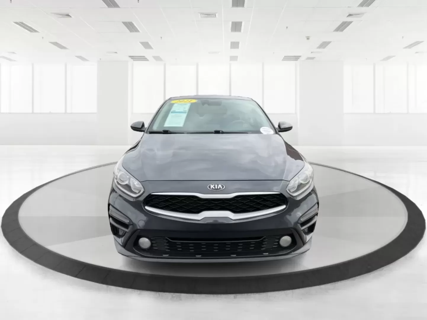 2021 Kia Forte FE (3KPF24AD5ME) with an 2L I-4 DOHC engine, located at 8750 N County Rd 25A, Piqua, OH, 45356, (937) 908-9800, 40.164391, -84.232513 - Are you looking for a reliable vehicle that suits your busy lifestyle? Whether you're commuting to work, shuttling the kids to school, or planning your next weekend adventure, the 2021 Kia Forte is the perfect sedan for you. With its impressive fuel efficiency, spacious interior, and advanced featur - Photo#7