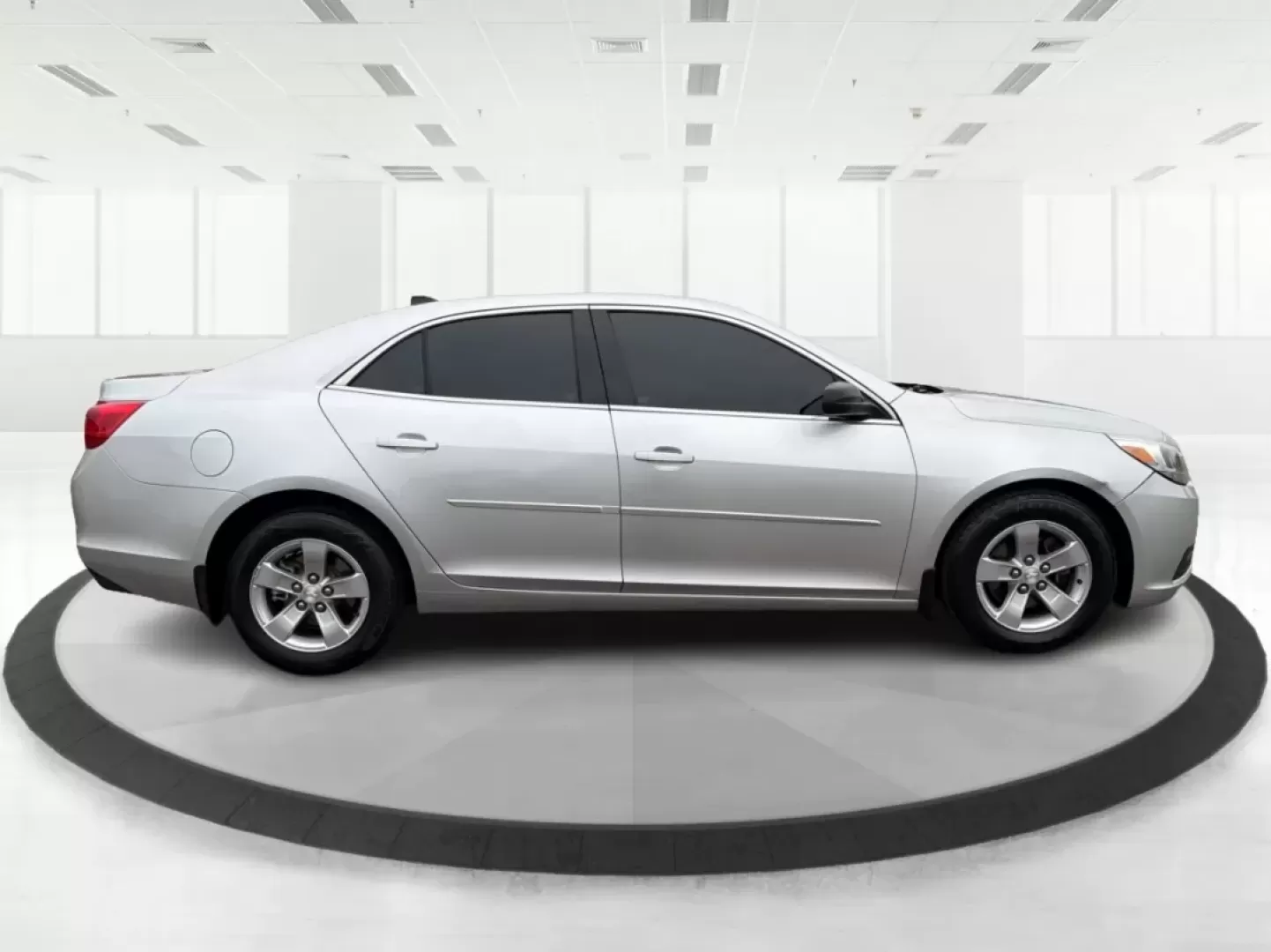 2014 Chevrolet Malibu 1LS (1G11B5SL5EU) with an ECOTEC 2.5L I-4 gasoline direct injection engine, located at 4508 South Dixie Dr, Moraine, OH, 45439, (937) 908-9800, 39.689976, -84.218452 - Experience the perfect blend of comfort, style, and reliability with the 2014 Chevrolet Malibu 1LS, available now at Advantage Car and Credit Moraine! Whether you're commuting to work, running errands, or planning a weekend getaway, this sleek sedan is designed to enhance your driving experience wh - Photo#1