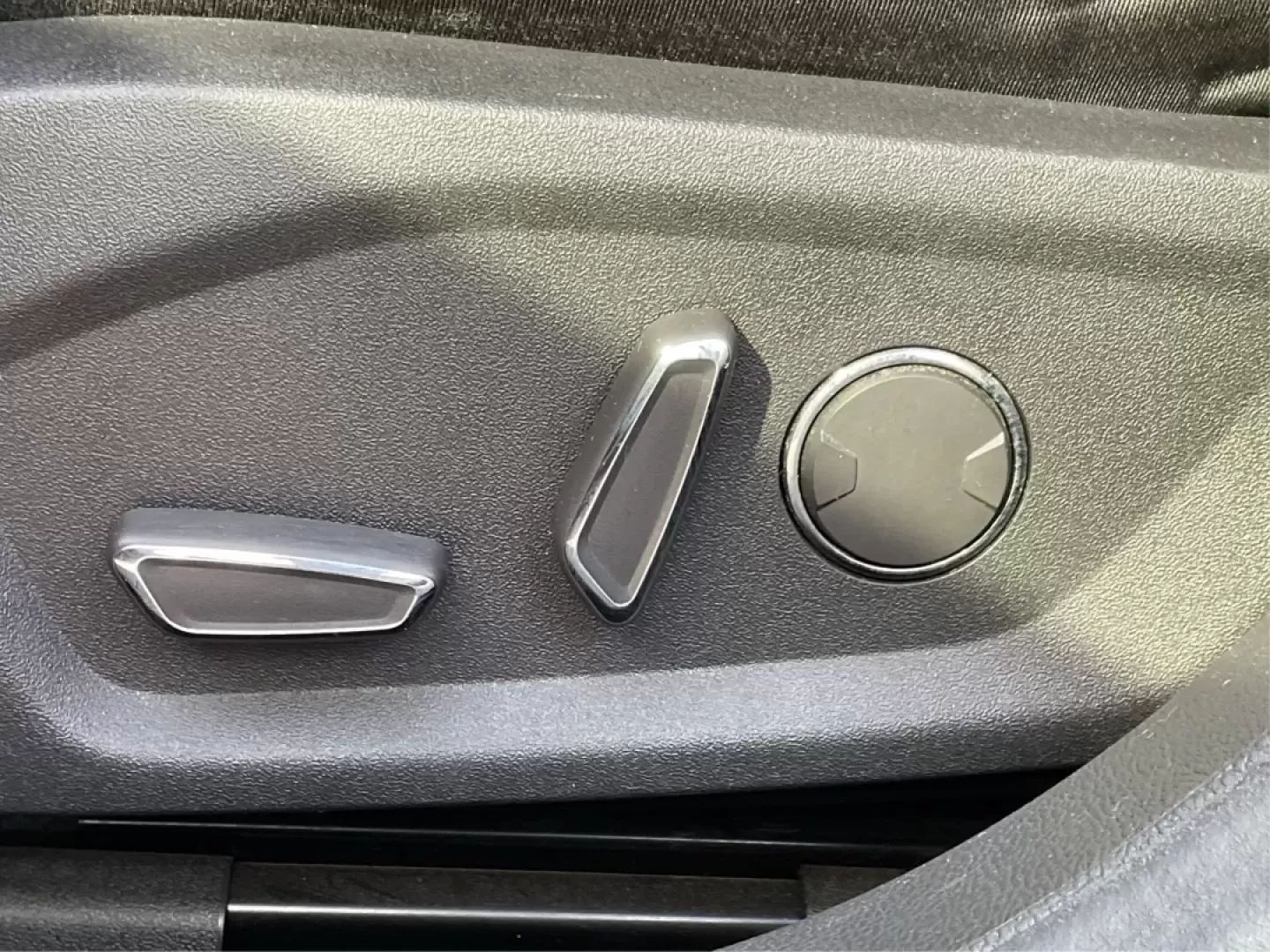 2014 Ford Fusion SE (3FA6P0H78ER) with an Other engine, located at 1184 Kauffman Ave, Fairborn, OH, 45324, (937) 908-9800, 39.807072, -84.030914 - **Experience the Perfect Blend of Style and Reliability with the 2014 Ford Fusion SE**<br /> <br /> Are you in search of a dependable sedan that seamlessly balances style, comfort, and performance for your daily commute or weekend adventures? Look no further than the 2014 Ford Fusion SE, available n - Photo#18