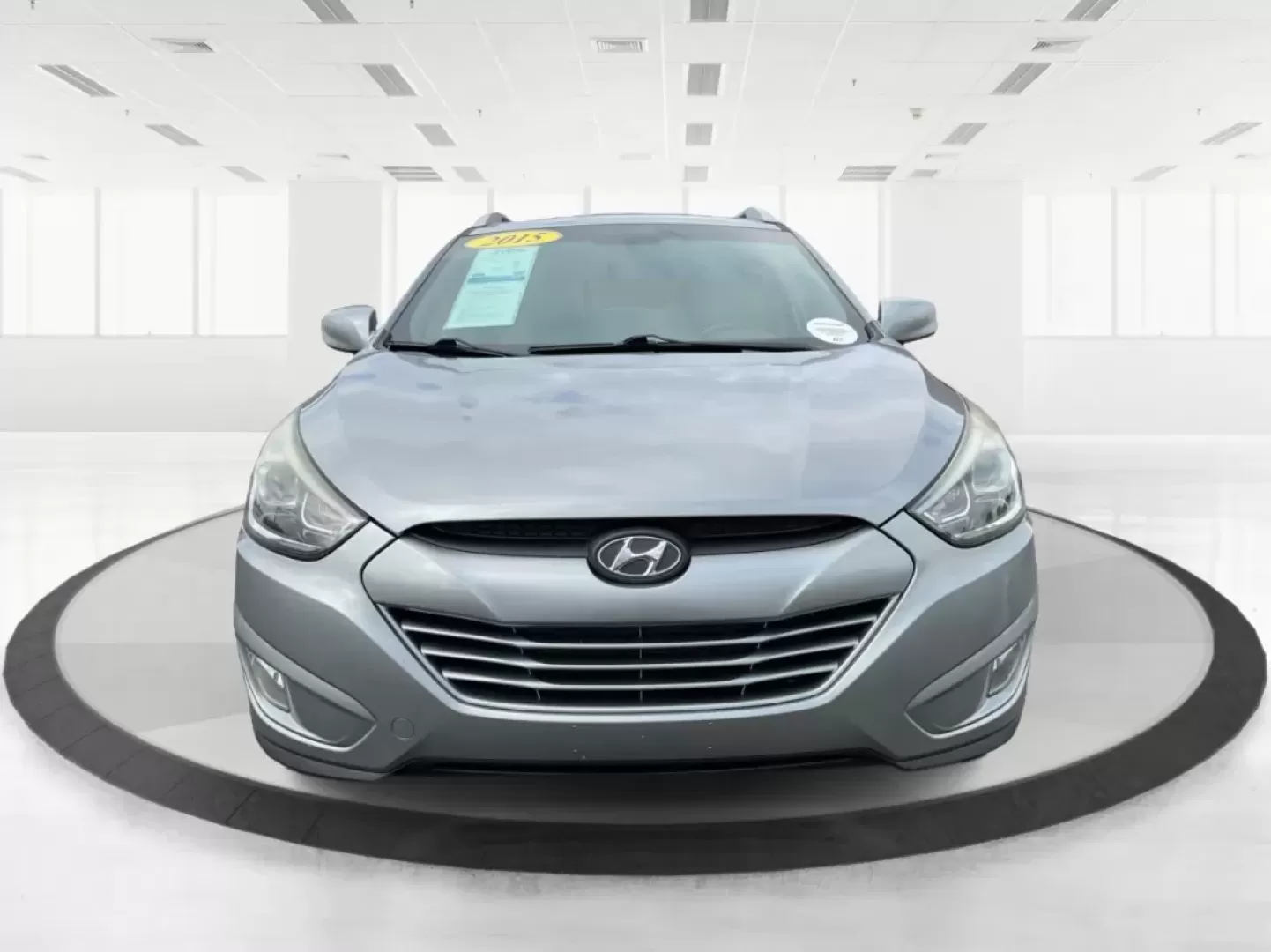 2015 Hyundai Tucson SE (KM8JUCAG2FU) with an Theta II 2.4L I-4 gasoline direct injection engine, located at 1099 N County Rd 25A , Troy, OH, 45373, (937) 908-9800, 40.057079, -84.212883 - Are you ready to elevate your daily commute or weekend adventures? The 2015 Hyundai Tucson SE, available exclusively at Advantage Car and Credit in Troy, OH, is the perfect SUV for anyone looking to enhance their lifestyle with a reliable and stylish vehicle. With its robust features and practicalit - Photo#5