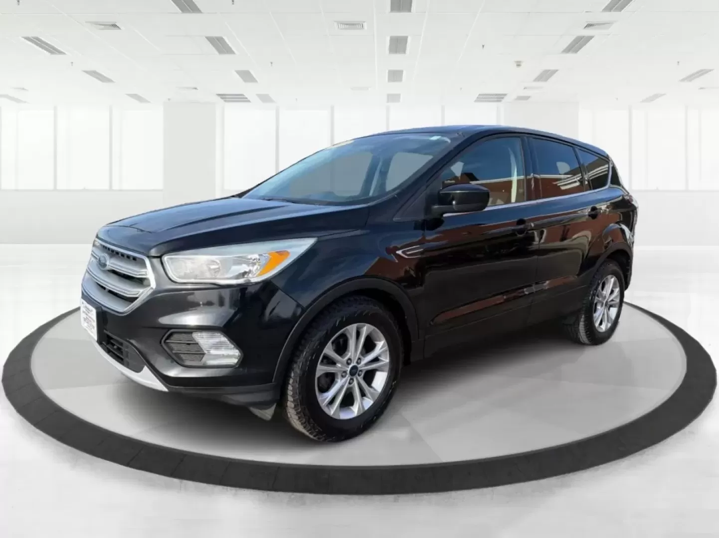 2017 Ford Escape (1FMCU0GD6HU) with an 1.5L L4 DOHC 16V engine, 6-Speed Automatic transmission, located at 4508 South Dixie Dr, Moraine, OH, 45439, (937) 908-9800, 39.689976, -84.218452 - **Explore the Open Road in This 2017 Ford Escape SE Perfect for Your Active Lifestyle!**<br /> <br /> Are you searching for a versatile and stylish SUV that perfectly fits your on-the-go lifestyle? Look no further! The 2017 Ford Escape SE is ideal for families, commuters, or anyone who loves weeken - Photo#8