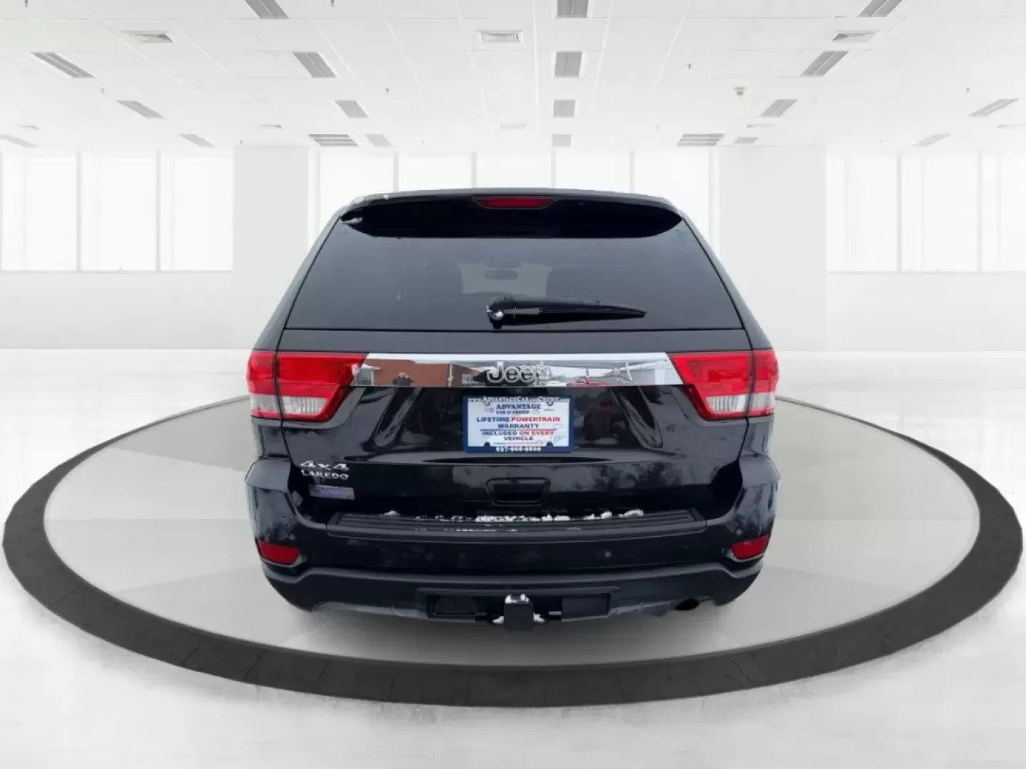 2013 Jeep Grand Cherokee Laredo (1C4RJFAGXDC) with an Other engine, located at 1099 N County Rd 25A , Troy, OH, 45373, (937) 908-9800, 40.057079, -84.212883 - **Adventure Awaits: 2013 Jeep Grand Cherokee Laredo Ready for Your Next Journey**<br /> <br /> Are you ready to tackle your next family adventure or weekend getaway? Look no further than this stunning 2013 Jeep Grand Cherokee Laredo, available now at Advantage Car and Credit in Troy, OH. This versat - Photo#3