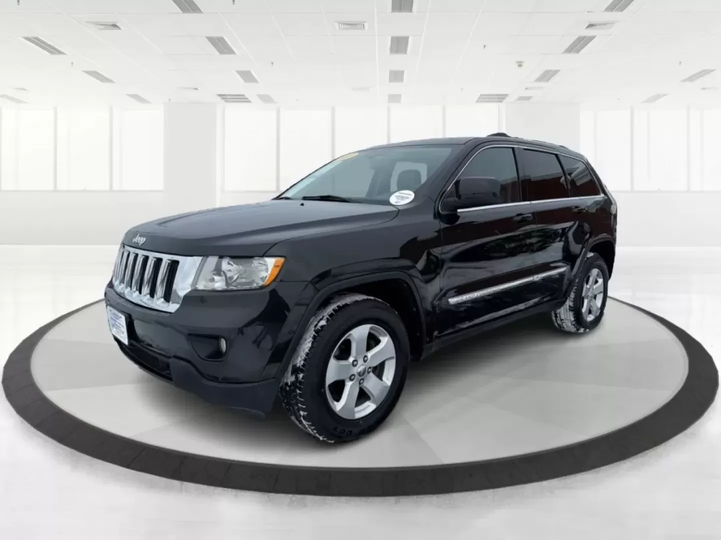 2013 Jeep Grand Cherokee Laredo (1C4RJFAGXDC) with an Other engine, located at 1099 N County Rd 25A , Troy, OH, 45373, (937) 908-9800, 40.057079, -84.212883 - **Adventure Awaits: 2013 Jeep Grand Cherokee Laredo Ready for Your Next Journey**<br /> <br /> Are you ready to tackle your next family adventure or weekend getaway? Look no further than this stunning 2013 Jeep Grand Cherokee Laredo, available now at Advantage Car and Credit in Troy, OH. This versat - Photo#8