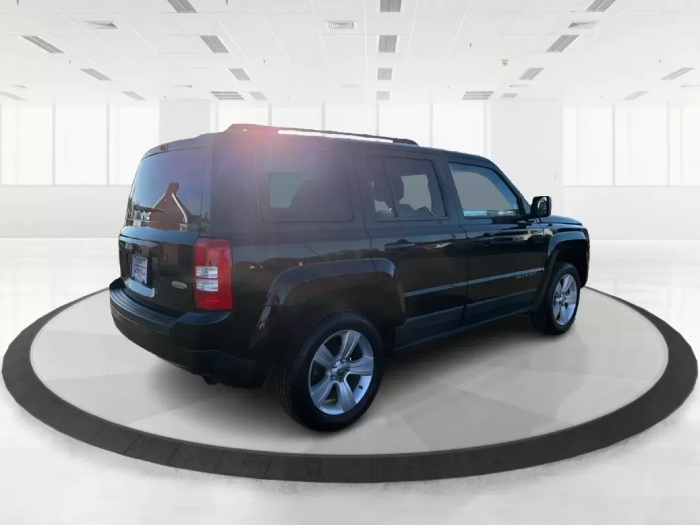2012 Jeep Patriot Latitude (1C4NJRFB1CD) with an 2.4L I-4 DOHC engine, located at 1099 N County Rd 25A , Troy, OH, 45373, (937) 908-9800, 40.057079, -84.212883 - Experience the thrill of adventure with the 2012 Jeep Patriot Latitude, now available at Advantage Car and Credit in Troy, OH! Perfect for weekend getaways or daily commutes, this versatile SUV is designed to meet the needs of both adventure-seekers and budget-conscious buyers alike. With its rugged - Photo#2