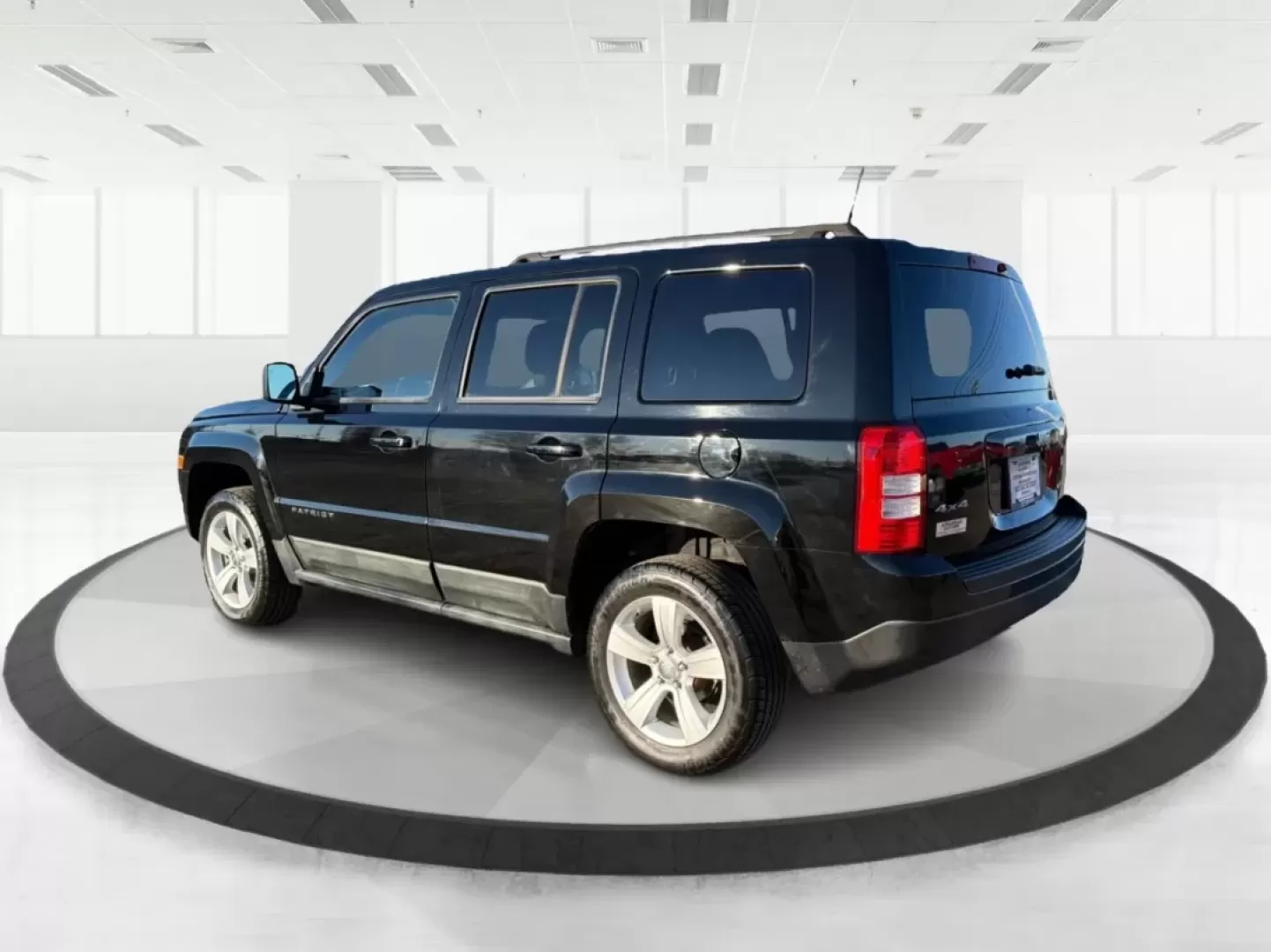 2012 Jeep Patriot Latitude (1C4NJRFB1CD) with an 2.4L I-4 DOHC engine, located at 1099 N County Rd 25A , Troy, OH, 45373, (937) 908-9800, 40.057079, -84.212883 - Experience the thrill of adventure with the 2012 Jeep Patriot Latitude, now available at Advantage Car and Credit in Troy, OH! Perfect for weekend getaways or daily commutes, this versatile SUV is designed to meet the needs of both adventure-seekers and budget-conscious buyers alike. With its rugged - Photo#4
