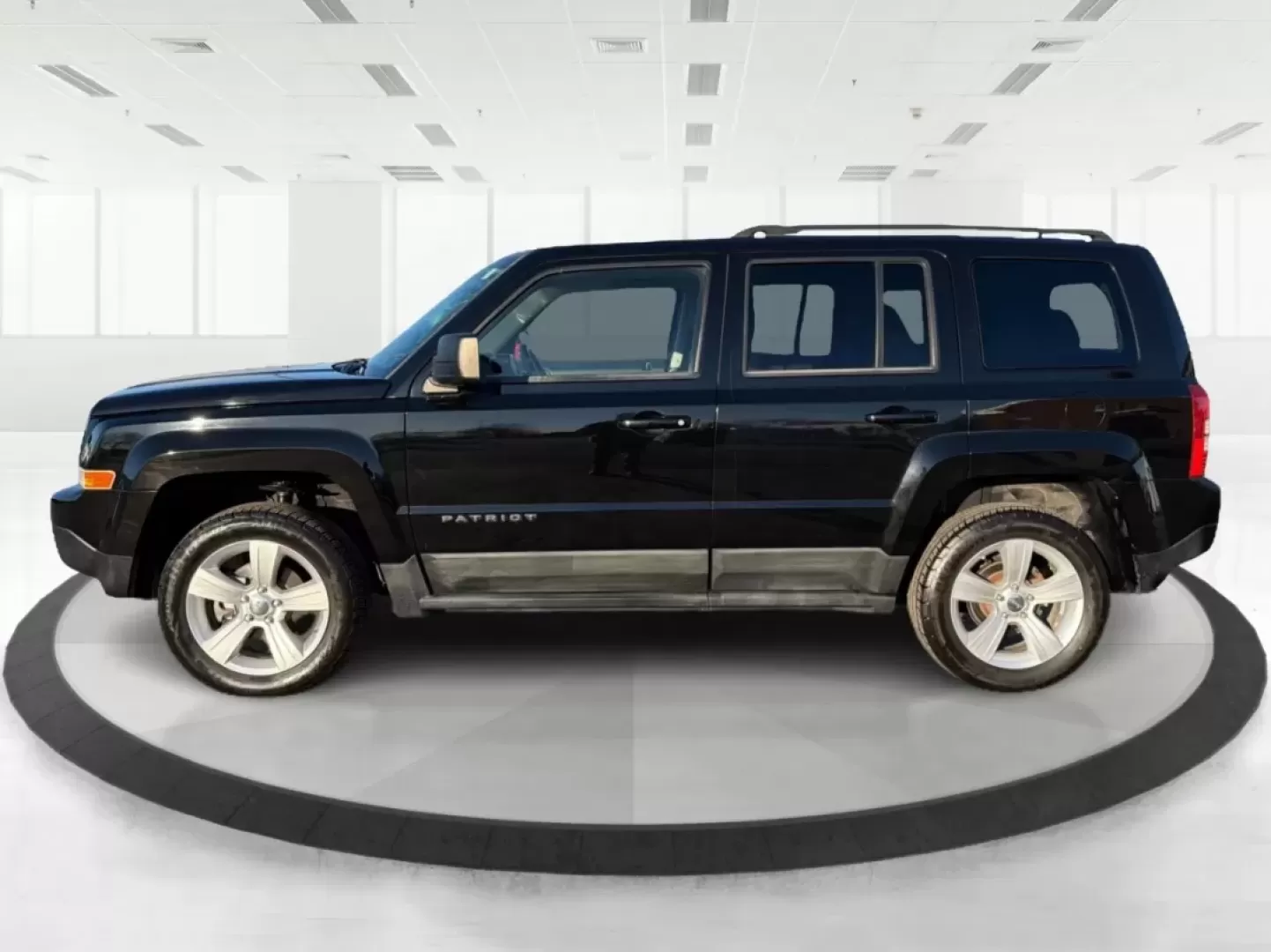 2012 Jeep Patriot Latitude (1C4NJRFB1CD) with an 2.4L I-4 DOHC engine, located at 1099 N County Rd 25A , Troy, OH, 45373, (937) 908-9800, 40.057079, -84.212883 - Experience the thrill of adventure with the 2012 Jeep Patriot Latitude, now available at Advantage Car and Credit in Troy, OH! Perfect for weekend getaways or daily commutes, this versatile SUV is designed to meet the needs of both adventure-seekers and budget-conscious buyers alike. With its rugged - Photo#5