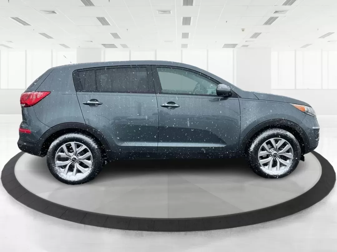 2015 Kia Sportage LX (KNDPB3AC8F7) with an Other engine, located at 880 E. National Road, Vandalia, OH, 45377, (937) 908-9800, 39.891918, -84.183594 - **Adventure Awaits: Discover the 2015 Kia Sportage LX at Advantage Car and Credit!**<br /> <br /> Are you ready to enhance your lifestyle with a vehicle that's perfect for weekend getaways or daily commutes? At Advantage Car and Credit in New Carlisle, OH, we're excited to introduce you to the 2015 - Photo#1