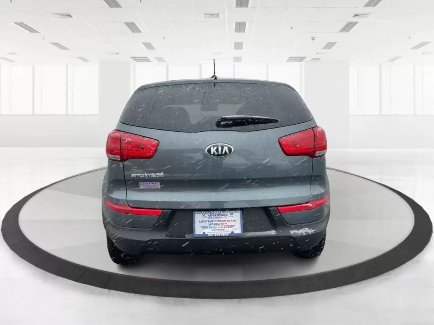 2015 Kia Sportage LX (KNDPB3AC8F7) with an Other engine, located at 880 E. National Road, Vandalia, OH, 45377, (937) 908-9800, 39.891918, -84.183594 - **Adventure Awaits: Discover the 2015 Kia Sportage LX at Advantage Car and Credit!**<br /> <br /> Are you ready to enhance your lifestyle with a vehicle that's perfect for weekend getaways or daily commutes? At Advantage Car and Credit in New Carlisle, OH, we're excited to introduce you to the 2015 - Photo#3
