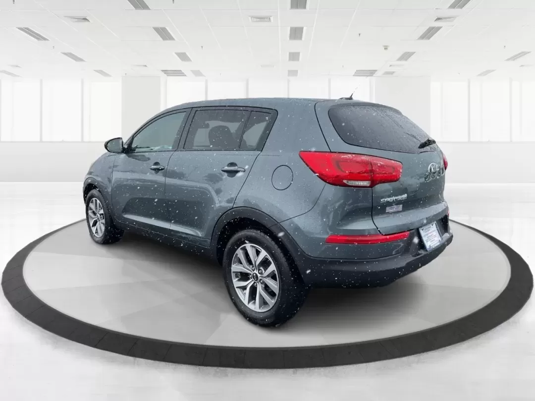 2015 Kia Sportage LX (KNDPB3AC8F7) with an Other engine, located at 880 E. National Road, Vandalia, OH, 45377, (937) 908-9800, 39.891918, -84.183594 - **Adventure Awaits: Discover the 2015 Kia Sportage LX at Advantage Car and Credit!**<br /> <br /> Are you ready to enhance your lifestyle with a vehicle that's perfect for weekend getaways or daily commutes? At Advantage Car and Credit in New Carlisle, OH, we're excited to introduce you to the 2015 - Photo#4