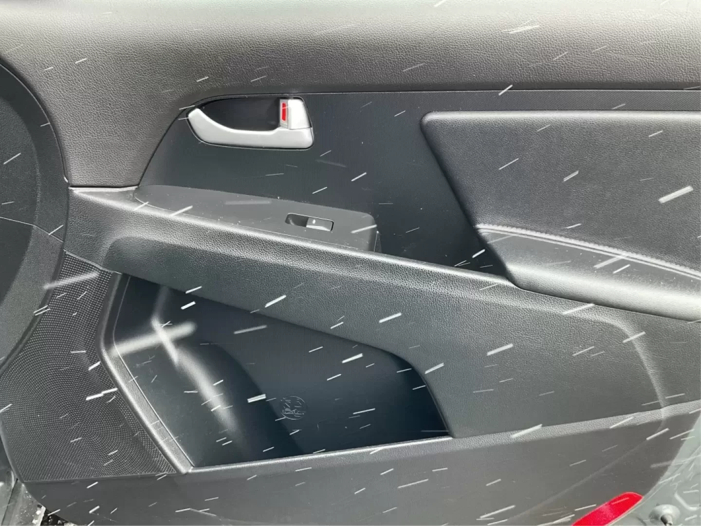 2015 Kia Sportage LX (KNDPB3AC8F7) with an Other engine, located at 880 E. National Road, Vandalia, OH, 45377, (937) 908-9800, 39.891918, -84.183594 - **Adventure Awaits: Discover the 2015 Kia Sportage LX at Advantage Car and Credit!**<br /> <br /> Are you ready to enhance your lifestyle with a vehicle that's perfect for weekend getaways or daily commutes? At Advantage Car and Credit in New Carlisle, OH, we're excited to introduce you to the 2015 - Photo#17