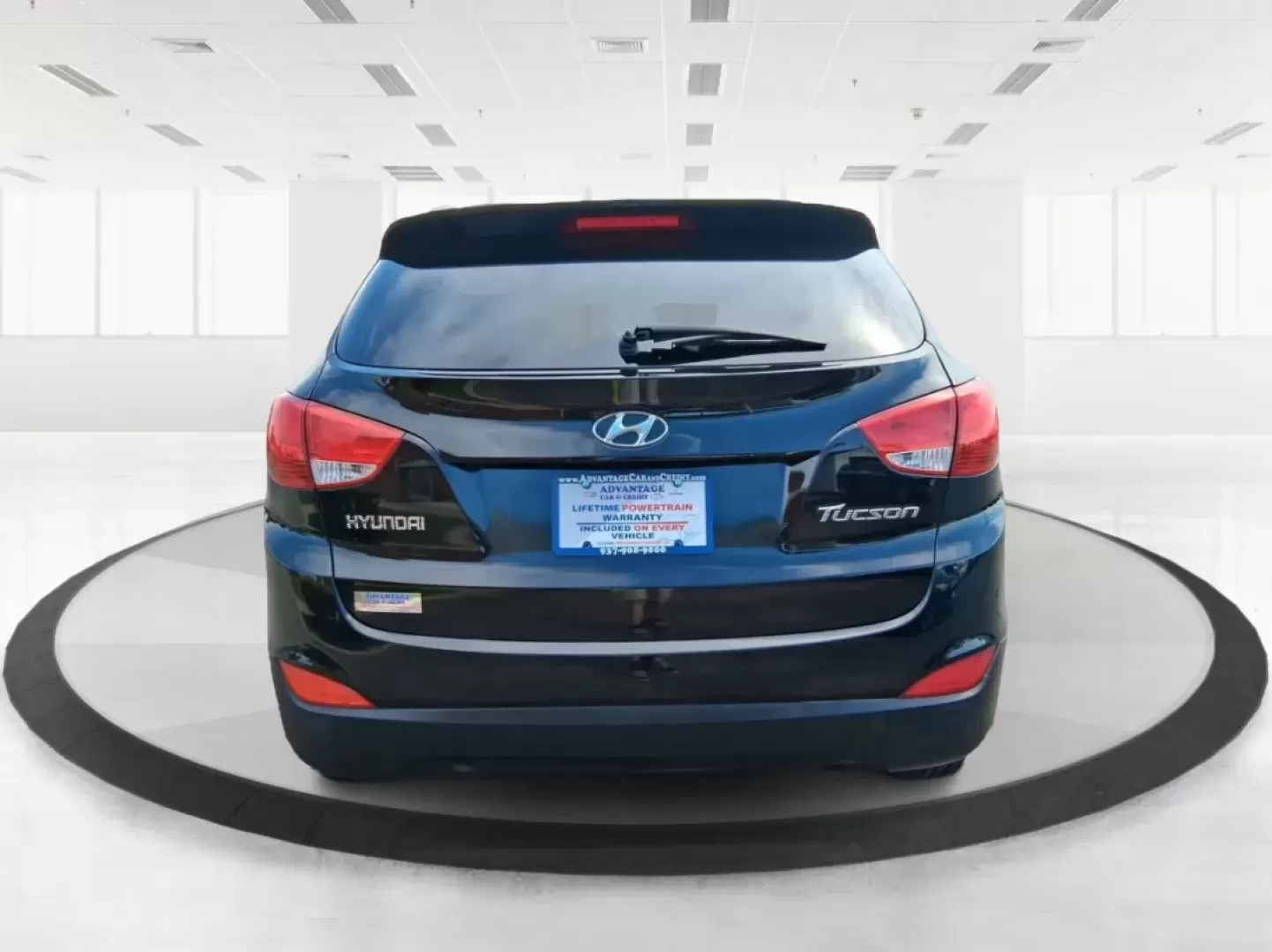2012 Hyundai Tucson GLS (KM8JU3AC2CU) with an Theta II 2.4L I-4 DOHC engine, located at 1184 Kauffman Ave, Fairborn, OH, 45324, (937) 908-9800, 39.807072, -84.030914 - **Discover Your Next Adventure with the 2012 Hyundai Tucson GLS at Advantage Car and Credit!**<br /> <br /> Are you ready to elevate your lifestyle with a vehicle that meets the demands of your family, your daily commute, or those exciting weekend getaways? Look no further than the 2012 Hyundai Tucs - Photo#3