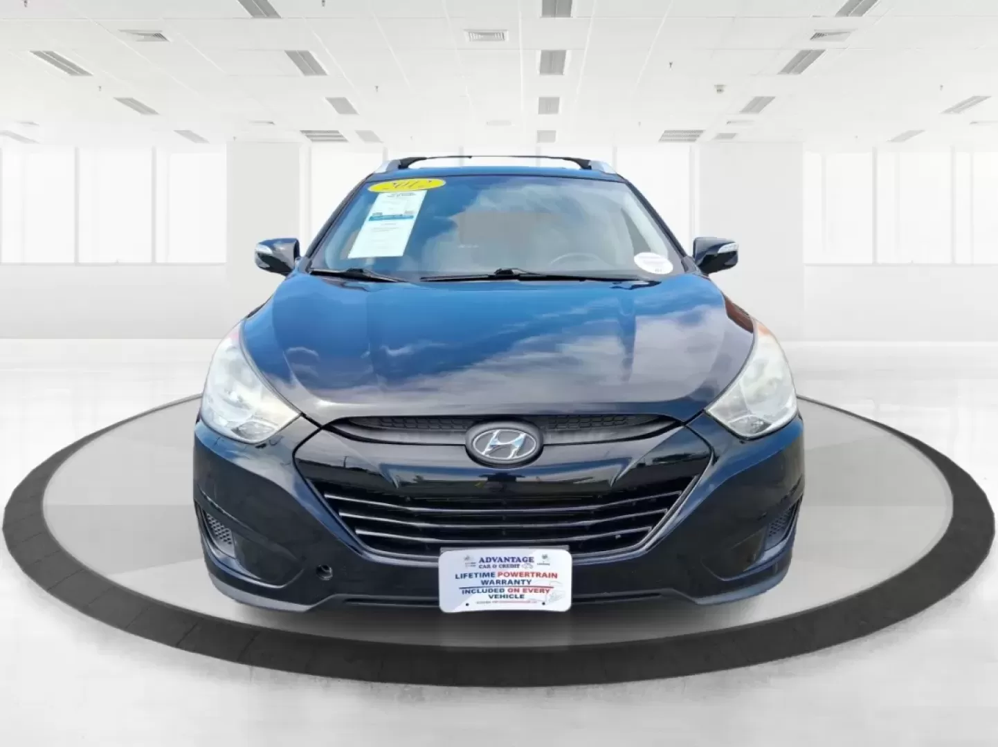 2012 Hyundai Tucson GLS (KM8JU3AC2CU) with an Theta II 2.4L I-4 DOHC engine, located at 1184 Kauffman Ave, Fairborn, OH, 45324, (937) 908-9800, 39.807072, -84.030914 - **Discover Your Next Adventure with the 2012 Hyundai Tucson GLS at Advantage Car and Credit!**<br /> <br /> Are you ready to elevate your lifestyle with a vehicle that meets the demands of your family, your daily commute, or those exciting weekend getaways? Look no further than the 2012 Hyundai Tucs - Photo#7