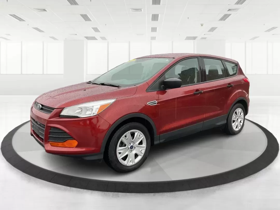 2016 Ford Escape S (1FMCU0F7XGU) with an Duratec 2.5L I-4 DOHC engine, located at 880 E. National Road, Vandalia, OH, 45377, (937) 908-9800, 39.891918, -84.183594 - **Discover Your Next Adventure with the 2016 Ford Escape at Advantage Car and Credit - Vandalia!**<br /> <br /> Are you seeking a vehicle that effortlessly balances comfort, versatility, and style for your daily commute or weekend getaways? Look no further than this stunning 2016 Ford Escape, availa - Photo#8