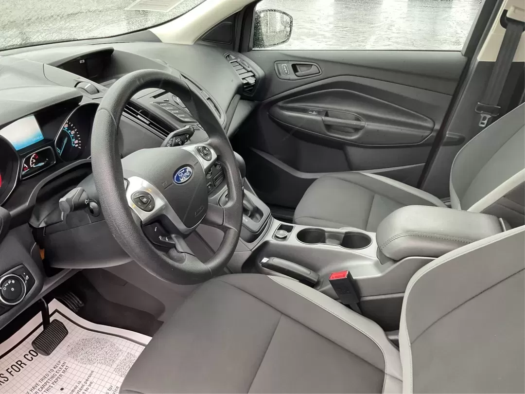 2016 Ford Escape S (1FMCU0F7XGU) with an Duratec 2.5L I-4 DOHC engine, located at 880 E. National Road, Vandalia, OH, 45377, (937) 908-9800, 39.891918, -84.183594 - **Discover Your Next Adventure with the 2016 Ford Escape at Advantage Car and Credit - Vandalia!**<br /> <br /> Are you seeking a vehicle that effortlessly balances comfort, versatility, and style for your daily commute or weekend getaways? Look no further than this stunning 2016 Ford Escape, availa - Photo#9