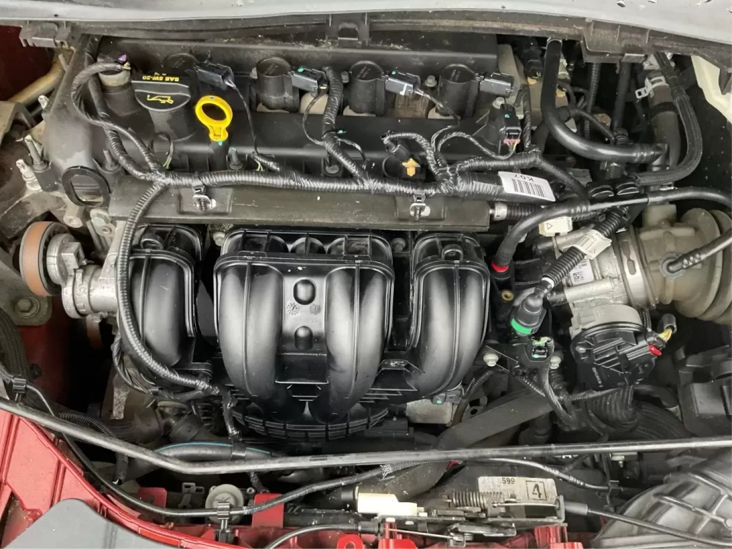 2016 Ford Escape S (1FMCU0F7XGU) with an Duratec 2.5L I-4 DOHC engine, located at 880 E. National Road, Vandalia, OH, 45377, (937) 908-9800, 39.891918, -84.183594 - **Discover Your Next Adventure with the 2016 Ford Escape at Advantage Car and Credit - Vandalia!**<br /> <br /> Are you seeking a vehicle that effortlessly balances comfort, versatility, and style for your daily commute or weekend getaways? Look no further than this stunning 2016 Ford Escape, availa - Photo#11