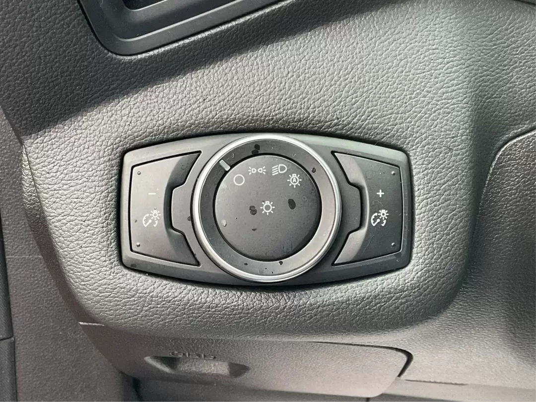 2016 Ford Escape S (1FMCU0F7XGU) with an Duratec 2.5L I-4 DOHC engine, located at 880 E. National Road, Vandalia, OH, 45377, (937) 908-9800, 39.891918, -84.183594 - **Discover Your Next Adventure with the 2016 Ford Escape at Advantage Car and Credit - Vandalia!**<br /> <br /> Are you seeking a vehicle that effortlessly balances comfort, versatility, and style for your daily commute or weekend getaways? Look no further than this stunning 2016 Ford Escape, availa - Photo#17