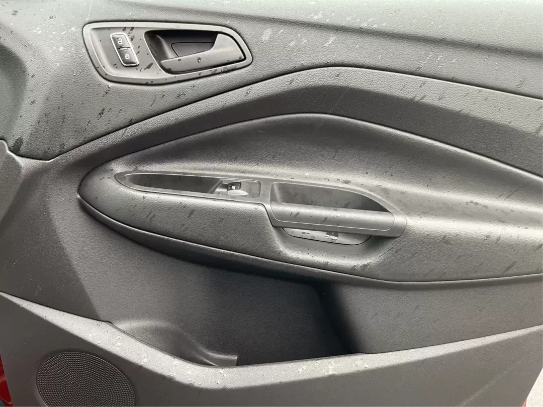 2016 Ford Escape S (1FMCU0F7XGU) with an Duratec 2.5L I-4 DOHC engine, located at 880 E. National Road, Vandalia, OH, 45377, (937) 908-9800, 39.891918, -84.183594 - **Discover Your Next Adventure with the 2016 Ford Escape at Advantage Car and Credit - Vandalia!**<br /> <br /> Are you seeking a vehicle that effortlessly balances comfort, versatility, and style for your daily commute or weekend getaways? Look no further than this stunning 2016 Ford Escape, availa - Photo#19