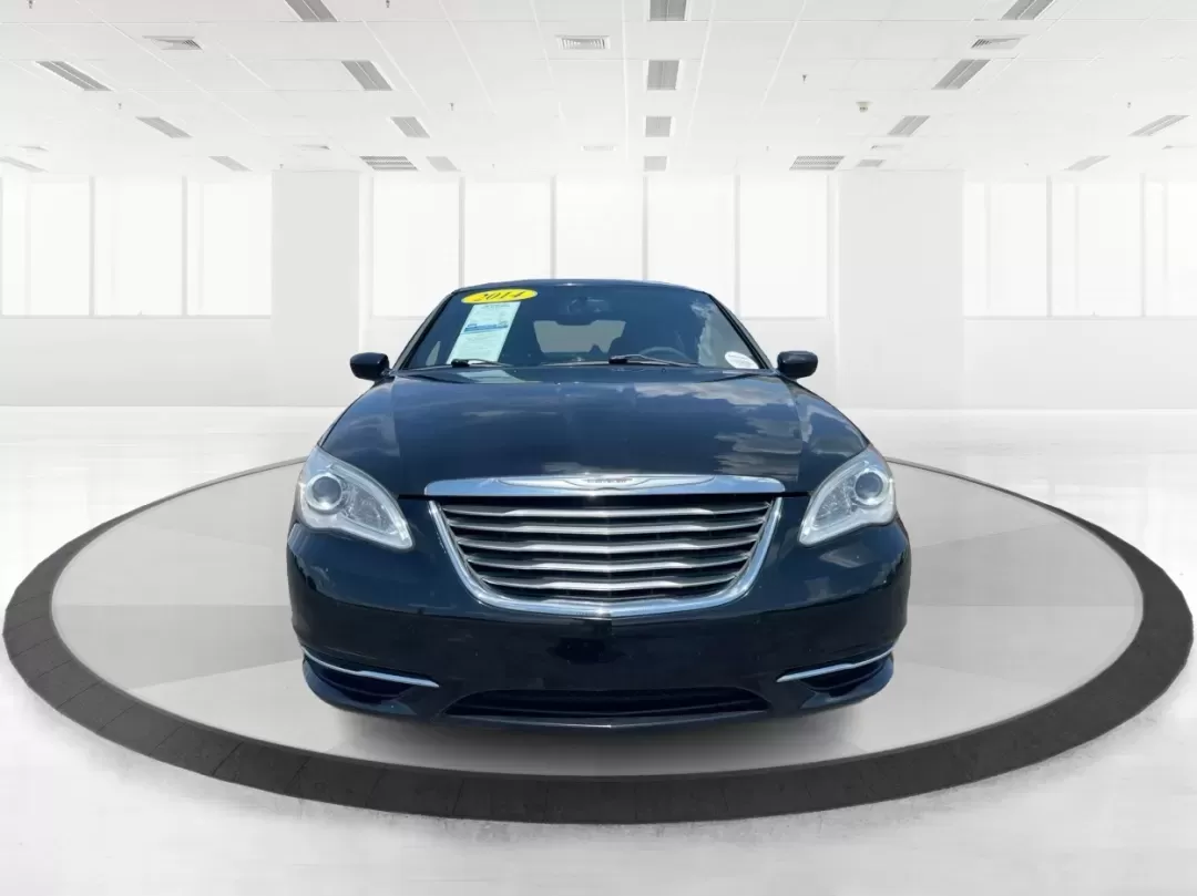 2014 Chrysler 200 LX (1C3CCBAG7EN) with an Other engine, located at 1230 East Main St, Xenia, OH, 45385, (937) 908-9800, 39.688026, -83.910172 - Are you looking for a reliable car that seamlessly fits into your busy lifestyle? Look no further than this stunning 2014 Chrysler 200 LX, available now at Advantage Car and Credit in Fairborn, OH. This stylish sedan is perfect for growing families, daily commuters, or anyone seeking a dependable ve - Photo#7