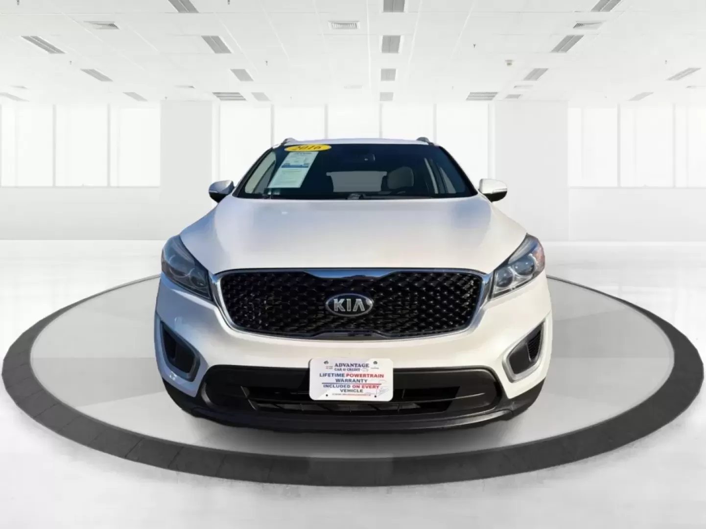 2016 Kia Sorento 2.4L LX (5XYPG4A39GG) with an 2.4L I-4 gasoline direct injection engine, 6-Speed Automatic transmission, located at 4508 South Dixie Dr, Moraine, OH, 45439, (937) 908-9800, 39.689976, -84.218452 - **Discover the Perfect Family SUV for Your Next Adventure!**<br /> <br /> Are you in search of a reliable SUV that can comfortably accommodate your growing family while also being great for weekend getaways? Look no further than the 2016 Kia Sorento 2.4L LX, available now at Advantage Car and Credit - Photo#7