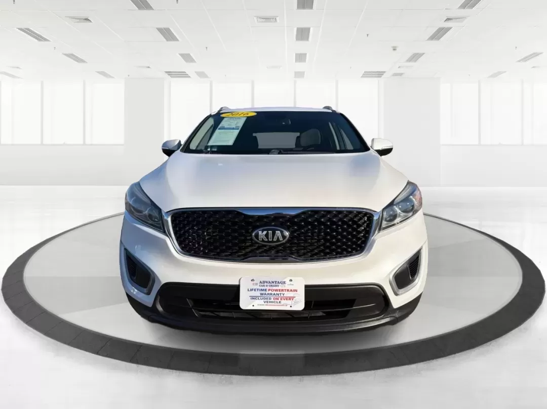 2016 Kia Sorento 2.4L LX (5XYPG4A39GG) with an 2.4L I-4 gasoline direct injection engine, 6-Speed Automatic transmission, located at 4508 South Dixie Dr, Moraine, OH, 45439, (937) 908-9800, 39.689976, -84.218452 - **Discover the Perfect Family SUV for Your Next Adventure!**<br /> <br /> Are you in search of a reliable SUV that can comfortably accommodate your growing family while also being great for weekend getaways? Look no further than the 2016 Kia Sorento 2.4L LX, available now at Advantage Car and Credit - Photo#7