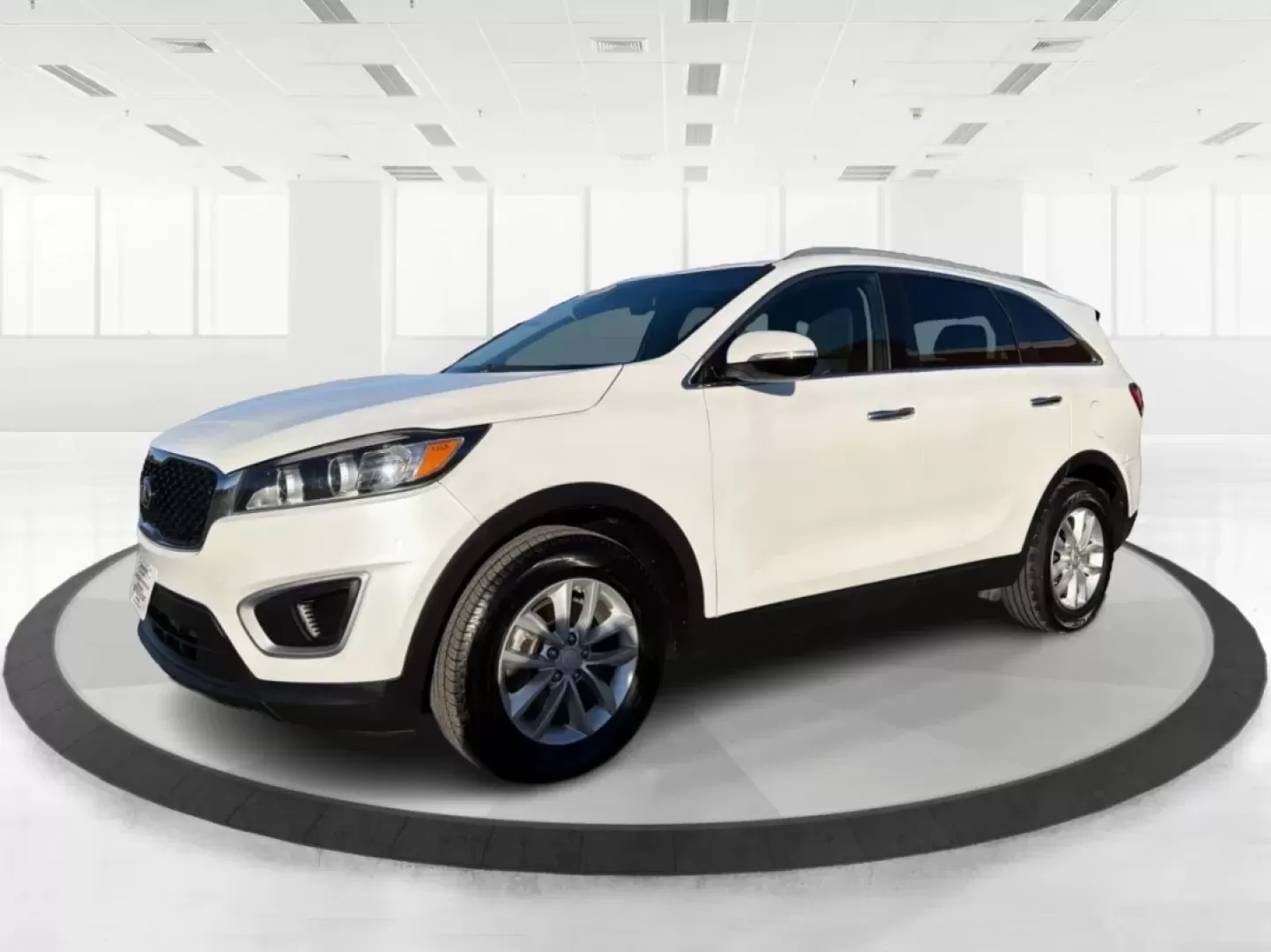 2016 Kia Sorento 2.4L LX (5XYPG4A39GG) with an 2.4L I-4 gasoline direct injection engine, 6-Speed Automatic transmission, located at 4508 South Dixie Dr, Moraine, OH, 45439, (937) 908-9800, 39.689976, -84.218452 - **Discover the Perfect Family SUV for Your Next Adventure!**<br /> <br /> Are you in search of a reliable SUV that can comfortably accommodate your growing family while also being great for weekend getaways? Look no further than the 2016 Kia Sorento 2.4L LX, available now at Advantage Car and Credit - Photo#8