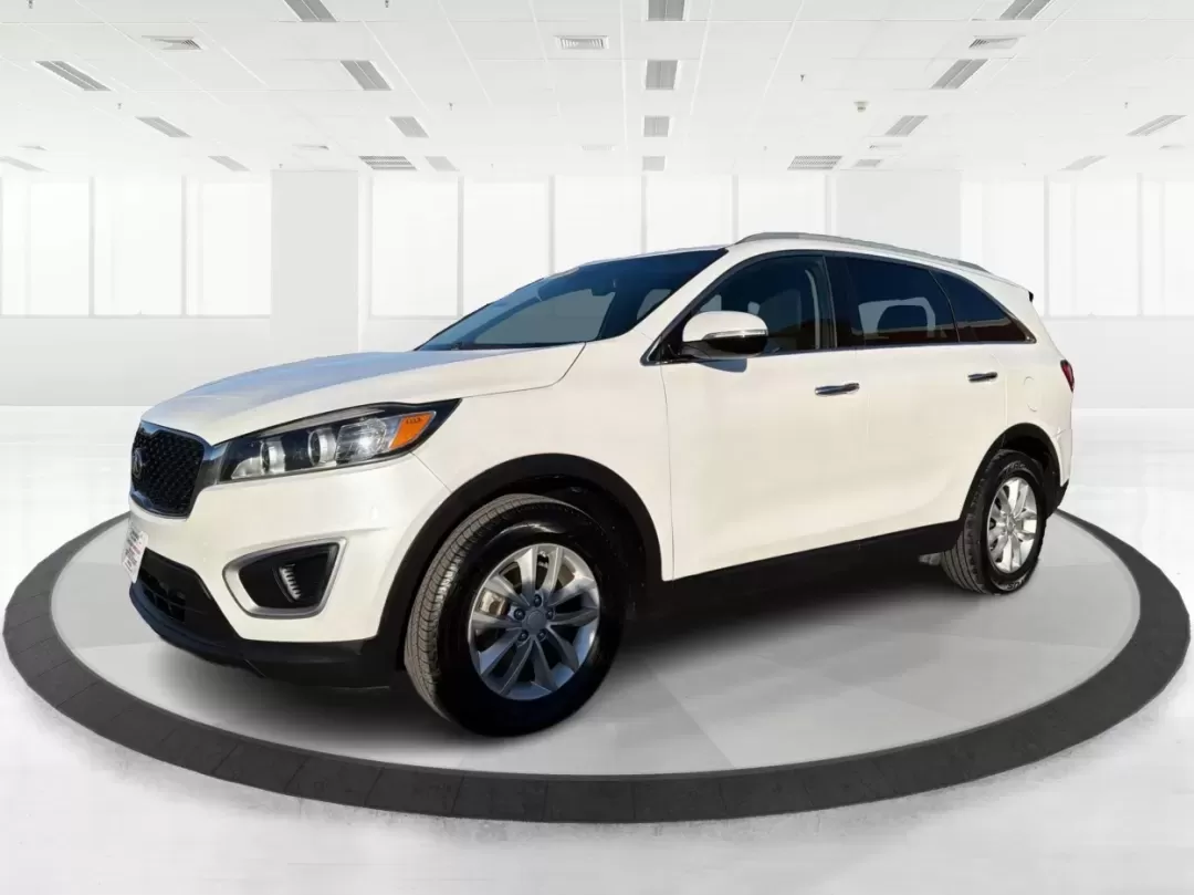 2016 Kia Sorento 2.4L LX (5XYPG4A39GG) with an 2.4L I-4 gasoline direct injection engine, 6-Speed Automatic transmission, located at 4508 South Dixie Dr, Moraine, OH, 45439, (937) 908-9800, 39.689976, -84.218452 - **Discover the Perfect Family SUV for Your Next Adventure!**<br /> <br /> Are you in search of a reliable SUV that can comfortably accommodate your growing family while also being great for weekend getaways? Look no further than the 2016 Kia Sorento 2.4L LX, available now at Advantage Car and Credit - Photo#8