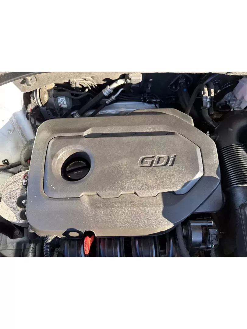 2016 Kia Sorento 2.4L LX (5XYPG4A39GG) with an 2.4L I-4 gasoline direct injection engine, 6-Speed Automatic transmission, located at 4508 South Dixie Dr, Moraine, OH, 45439, (937) 908-9800, 39.689976, -84.218452 - **Discover the Perfect Family SUV for Your Next Adventure!**<br /> <br /> Are you in search of a reliable SUV that can comfortably accommodate your growing family while also being great for weekend getaways? Look no further than the 2016 Kia Sorento 2.4L LX, available now at Advantage Car and Credit - Photo#11