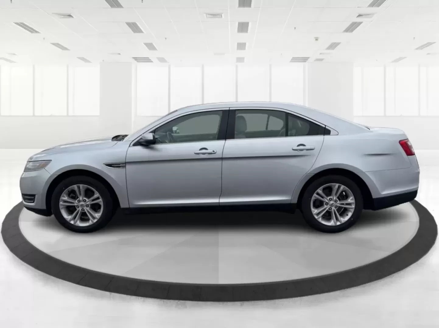 2013 Ford Taurus SEL (1FAHP2H87DG) with an 3.5L V-6 DOHC engine, 6-Speed Automatic transmission, located at 1099 N County Rd 25A , Troy, OH, 45373, (937) 908-9800, 40.057079, -84.212883 - **Discover the Perfect Family Sedan: 2013 Ford Taurus SEL at Advantage Car and Credit - Piqua, OH**<br /> <br /> Are you searching for a reliable and spacious vehicle that fits seamlessly into your family's lifestyle? Look no further than this 2013 Ford Taurus SEL, available now at Advantage Car and - Photo#5