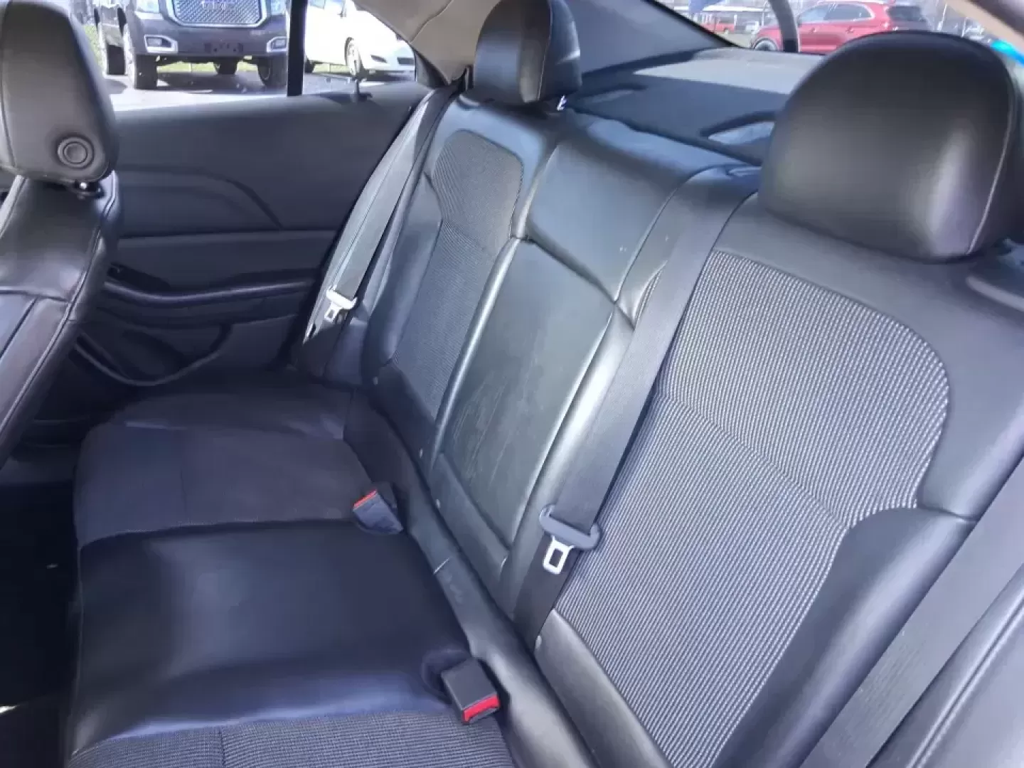 2015 Chevrolet Malibu 1LT (1G11C5SL6FF) with an ECOTEC 2.5L I-4 gasoline direct injection engine, 6-Speed Automatic transmission, located at 1184 Kauffman Ave, Fairborn, OH, 45324, (937) 908-9800, 39.807072, -84.030914 - **Elevate Your Daily Drive with the 2015 Chevrolet Malibu 1LT at Advantage Car and Credit!** <br /> <br /> Are you looking for a vehicle that combines style, comfort, and reliability? The 2015 Chevrolet Malibu 1LT is the perfect sedan for everyone from busy professionals to growing families. With it - Photo#10