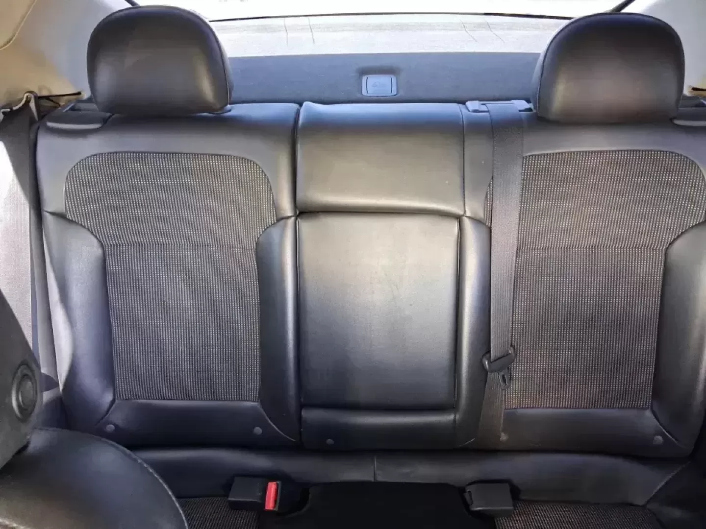 2015 Chevrolet Malibu 1LT (1G11C5SL6FF) with an ECOTEC 2.5L I-4 gasoline direct injection engine, 6-Speed Automatic transmission, located at 1184 Kauffman Ave, Fairborn, OH, 45324, (937) 908-9800, 39.807072, -84.030914 - **Elevate Your Daily Drive with the 2015 Chevrolet Malibu 1LT at Advantage Car and Credit!** <br /> <br /> Are you looking for a vehicle that combines style, comfort, and reliability? The 2015 Chevrolet Malibu 1LT is the perfect sedan for everyone from busy professionals to growing families. With it - Photo#14