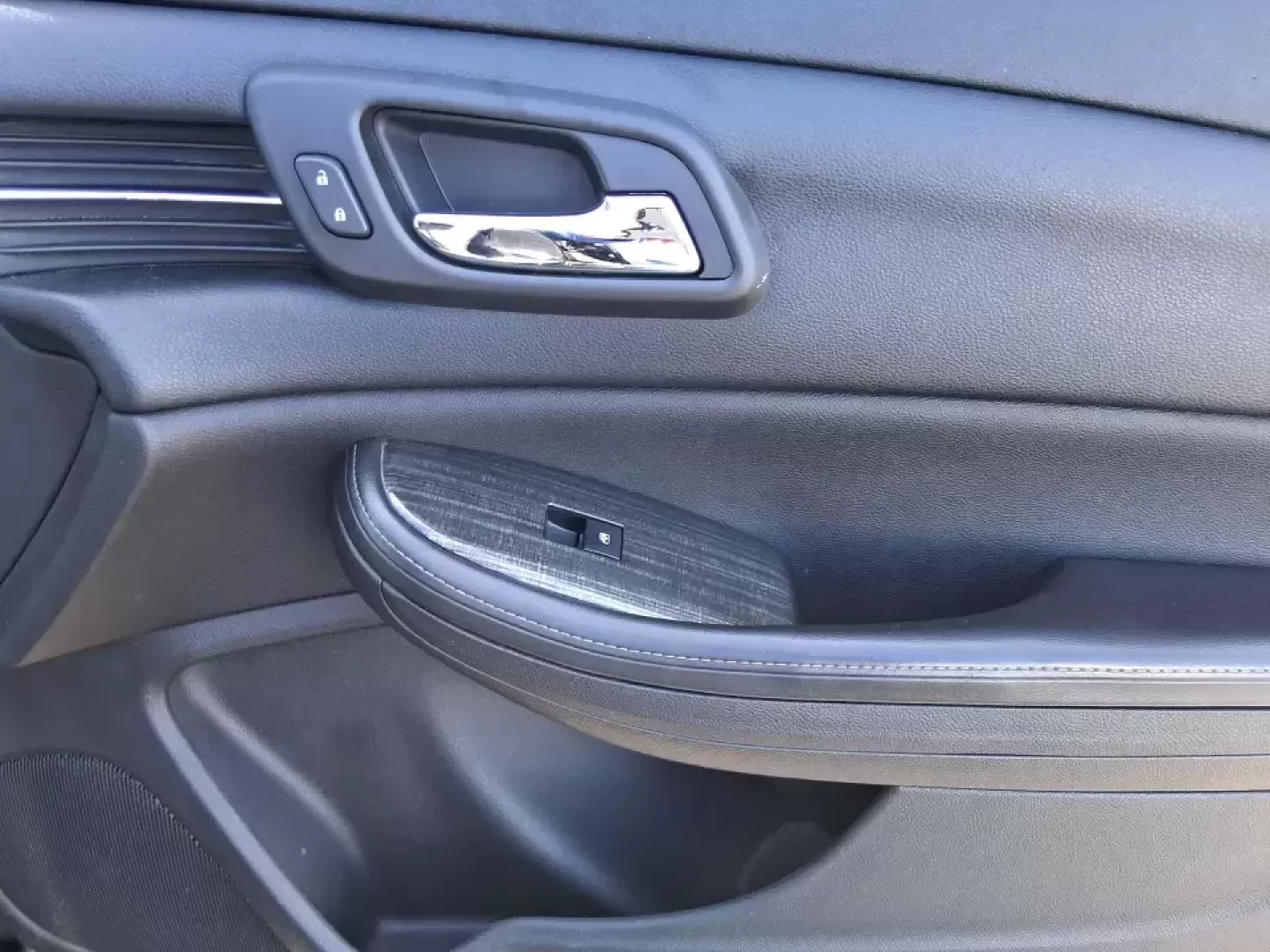 2015 Chevrolet Malibu 1LT (1G11C5SL6FF) with an ECOTEC 2.5L I-4 gasoline direct injection engine, 6-Speed Automatic transmission, located at 1184 Kauffman Ave, Fairborn, OH, 45324, (937) 908-9800, 39.807072, -84.030914 - **Elevate Your Daily Drive with the 2015 Chevrolet Malibu 1LT at Advantage Car and Credit!** <br /> <br /> Are you looking for a vehicle that combines style, comfort, and reliability? The 2015 Chevrolet Malibu 1LT is the perfect sedan for everyone from busy professionals to growing families. With it - Photo#20