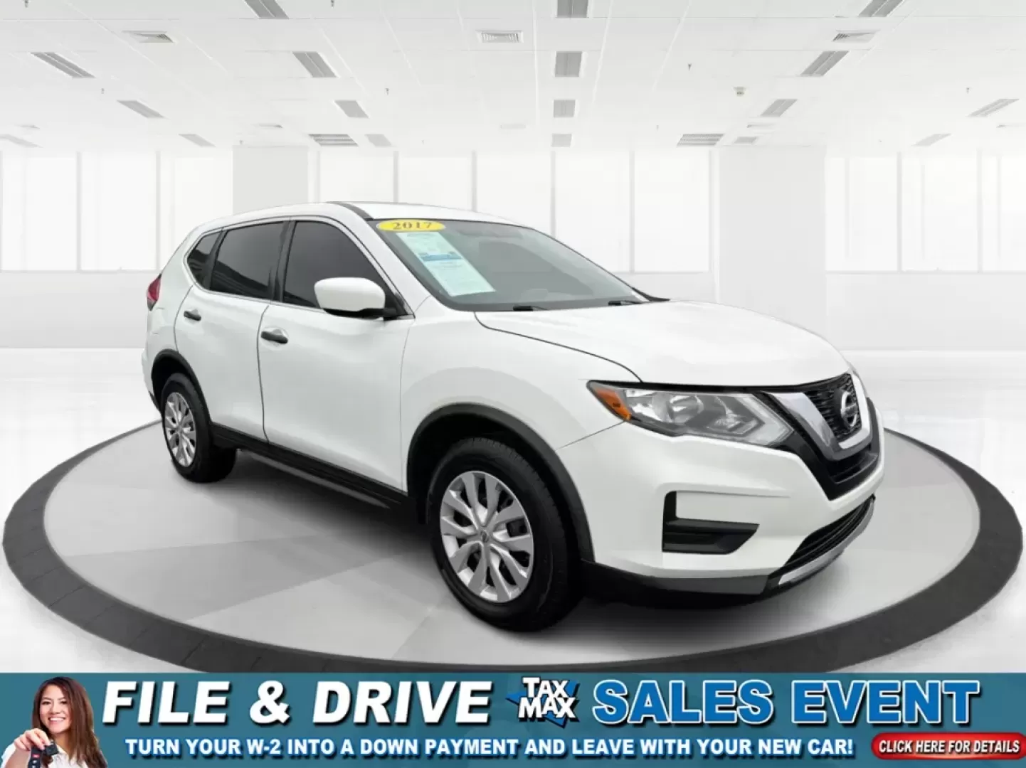2017 Nissan Rogue S (KNMAT2MV0HP) with an 2.5L I-4 DOHC engine, CVT transmission, located at 1230 East Main St, Xenia, OH, 45385, (937) 908-9800, 39.688026, -83.910172 - **Adventure Awaits: Explore the 2017 Nissan Rogue at Advantage Car and Credit!**<br /> <br /> Are you ready to embark on your next family road trip or weekend adventure? The 2017 Nissan Rogue is the perfect companion for those who value versatility, comfort, and reliability. Whether you're navigatin - Photo#0