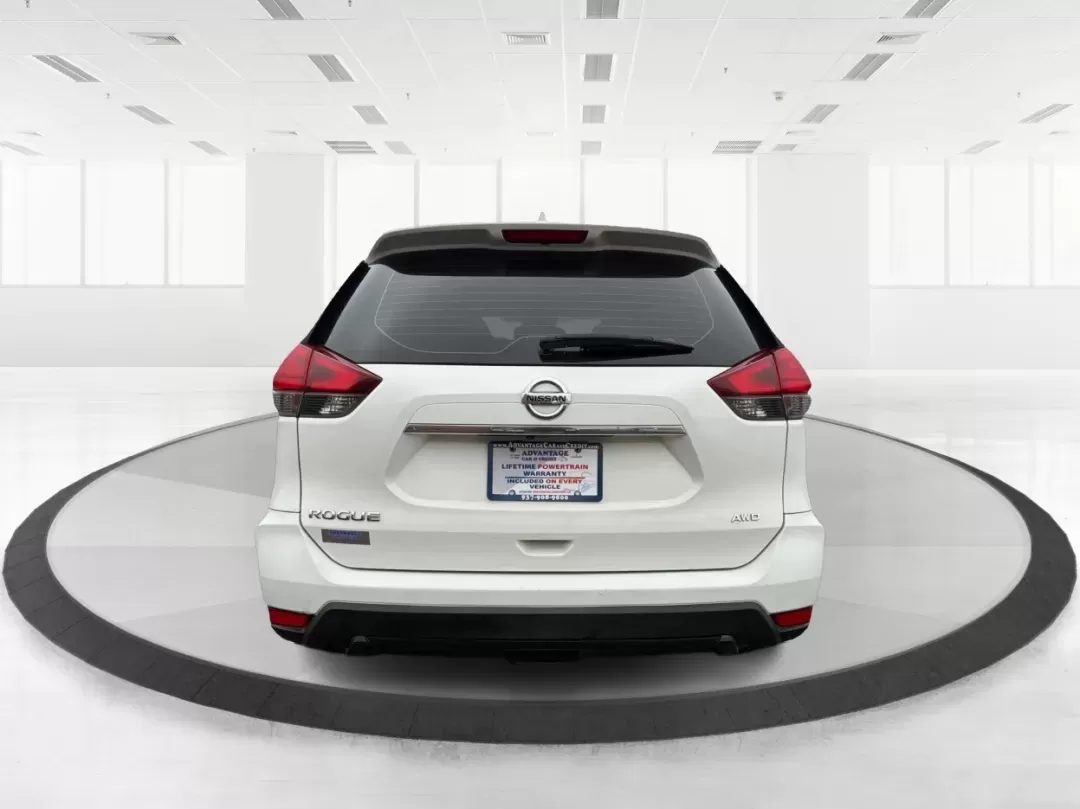 2017 Nissan Rogue S (KNMAT2MV0HP) with an 2.5L I-4 DOHC engine, located at 1230 East Main St, Xenia, OH, 45385, (937) 908-9800, 39.688026, -83.910172 - **Adventure Awaits: Explore the 2017 Nissan Rogue at Advantage Car and Credit!**<br /> <br /> Are you ready to embark on your next family road trip or weekend adventure? The 2017 Nissan Rogue is the perfect companion for those who value versatility, comfort, and reliability. Whether you're navigatin - Photo#3