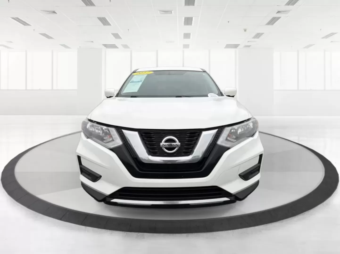 2017 Nissan Rogue S (KNMAT2MV0HP) with an 2.5L I-4 DOHC engine, CVT transmission, located at 1230 East Main St, Xenia, OH, 45385, (937) 908-9800, 39.688026, -83.910172 - **Adventure Awaits: Explore the 2017 Nissan Rogue at Advantage Car and Credit!**<br /> <br /> Are you ready to embark on your next family road trip or weekend adventure? The 2017 Nissan Rogue is the perfect companion for those who value versatility, comfort, and reliability. Whether you're navigatin - Photo#7