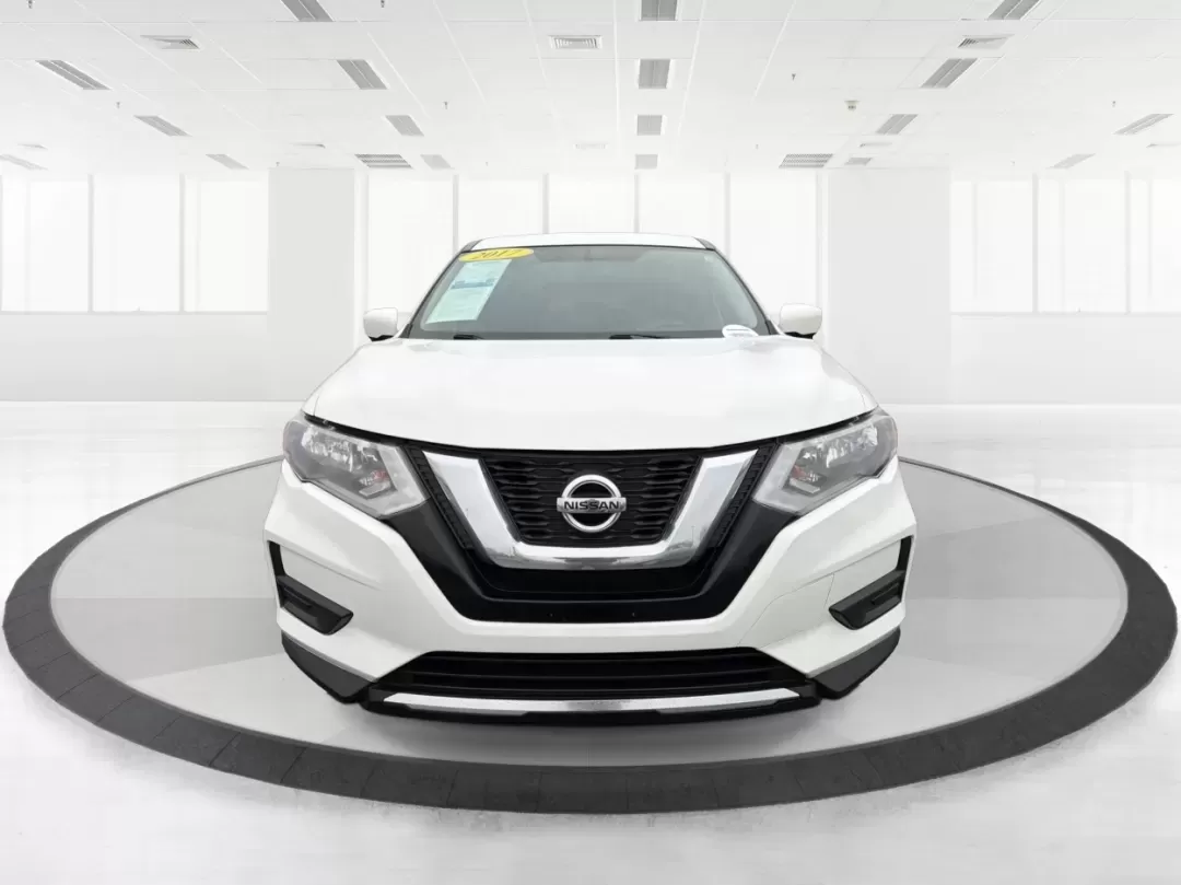 2017 Nissan Rogue S (KNMAT2MV0HP) with an 2.5L I-4 DOHC engine, located at 1230 East Main St, Xenia, OH, 45385, (937) 908-9800, 39.688026, -83.910172 - **Adventure Awaits: Explore the 2017 Nissan Rogue at Advantage Car and Credit!**<br /> <br /> Are you ready to embark on your next family road trip or weekend adventure? The 2017 Nissan Rogue is the perfect companion for those who value versatility, comfort, and reliability. Whether you're navigatin - Photo#7