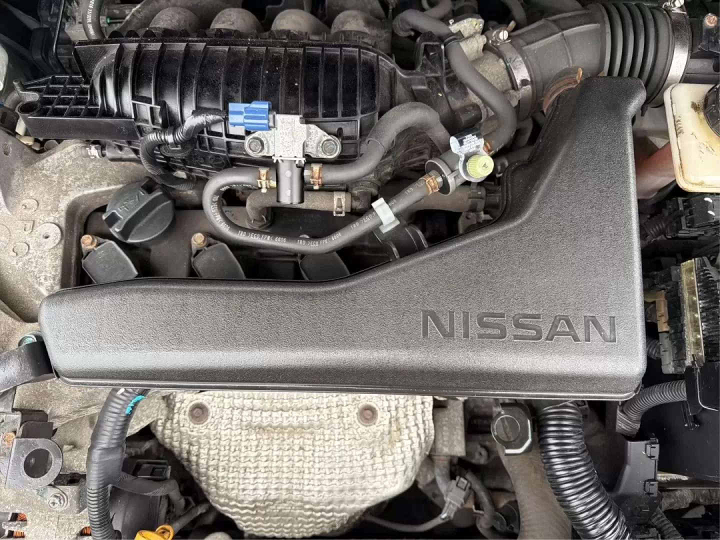 2017 Nissan Rogue S (KNMAT2MV0HP) with an 2.5L I-4 DOHC engine, CVT transmission, located at 1230 East Main St, Xenia, OH, 45385, (937) 908-9800, 39.688026, -83.910172 - **Adventure Awaits: Explore the 2017 Nissan Rogue at Advantage Car and Credit!**<br /> <br /> Are you ready to embark on your next family road trip or weekend adventure? The 2017 Nissan Rogue is the perfect companion for those who value versatility, comfort, and reliability. Whether you're navigatin - Photo#11