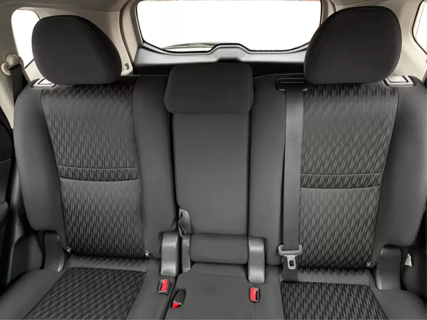 2017 Nissan Rogue S (KNMAT2MV0HP) with an 2.5L I-4 DOHC engine, CVT transmission, located at 1230 East Main St, Xenia, OH, 45385, (937) 908-9800, 39.688026, -83.910172 - **Adventure Awaits: Explore the 2017 Nissan Rogue at Advantage Car and Credit!**<br /> <br /> Are you ready to embark on your next family road trip or weekend adventure? The 2017 Nissan Rogue is the perfect companion for those who value versatility, comfort, and reliability. Whether you're navigatin - Photo#14