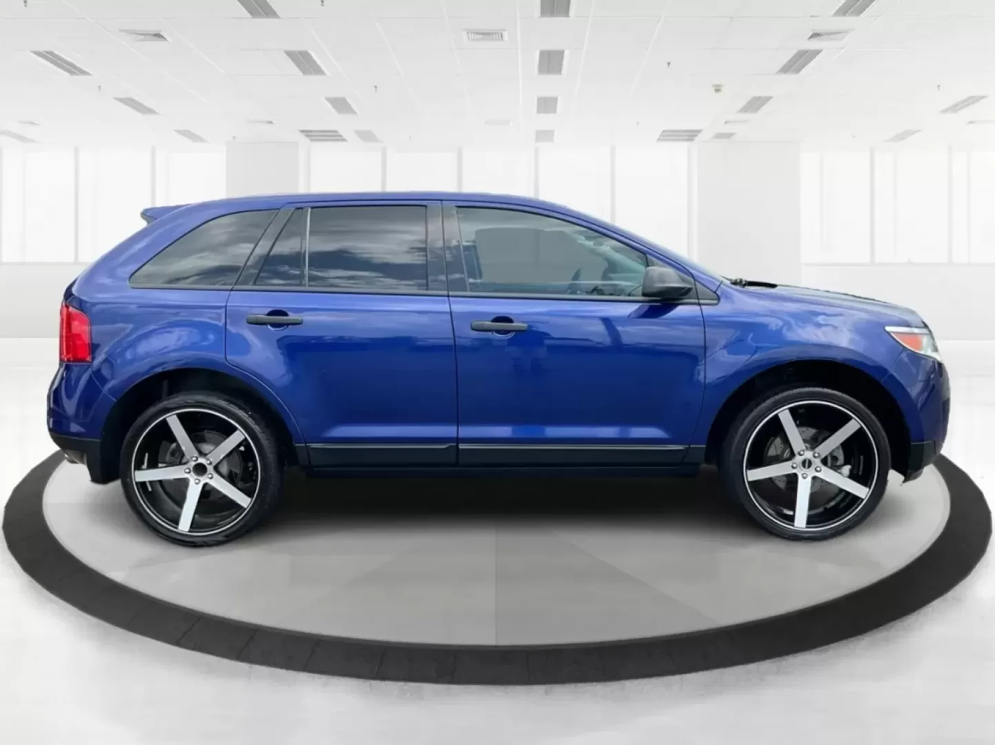 2013 Ford Edge SE (2FMDK3GC6DB) with an 3.5L V6 DOHC 24V engine, 6-Speed Automatic transmission, located at 880 E. National Road, Vandalia, OH, 45377, (937) 908-9800, 39.891918, -84.183594 - **Discover Your Next Adventure with the 2013 Ford Edge SE A Perfect Family SUV!**<br /> <br /> Are you searching for a reliable and stylish SUV to elevate your family's adventures? The 2013 Ford Edge SE, available at Advantage Car and Credit in Fairborn, OH, is the ideal vehicle for families and in - Photo#1