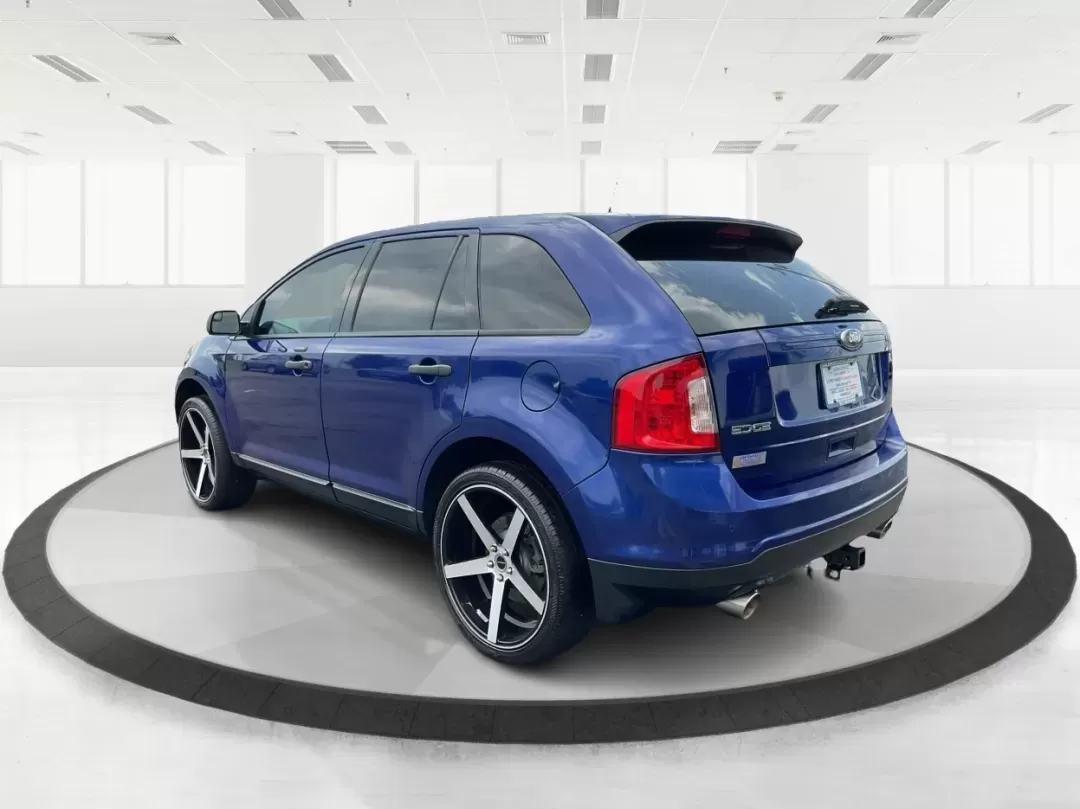 2013 Ford Edge SE (2FMDK3GC6DB) with an Other engine, located at 880 E. National Road, Vandalia, OH, 45377, (937) 908-9800, 39.891918, -84.183594 - **Discover Your Next Adventure with the 2013 Ford Edge SE A Perfect Family SUV!**<br /> <br /> Are you searching for a reliable and stylish SUV to elevate your family's adventures? The 2013 Ford Edge SE, available at Advantage Car and Credit in Fairborn, OH, is the ideal vehicle for families and in - Photo#4