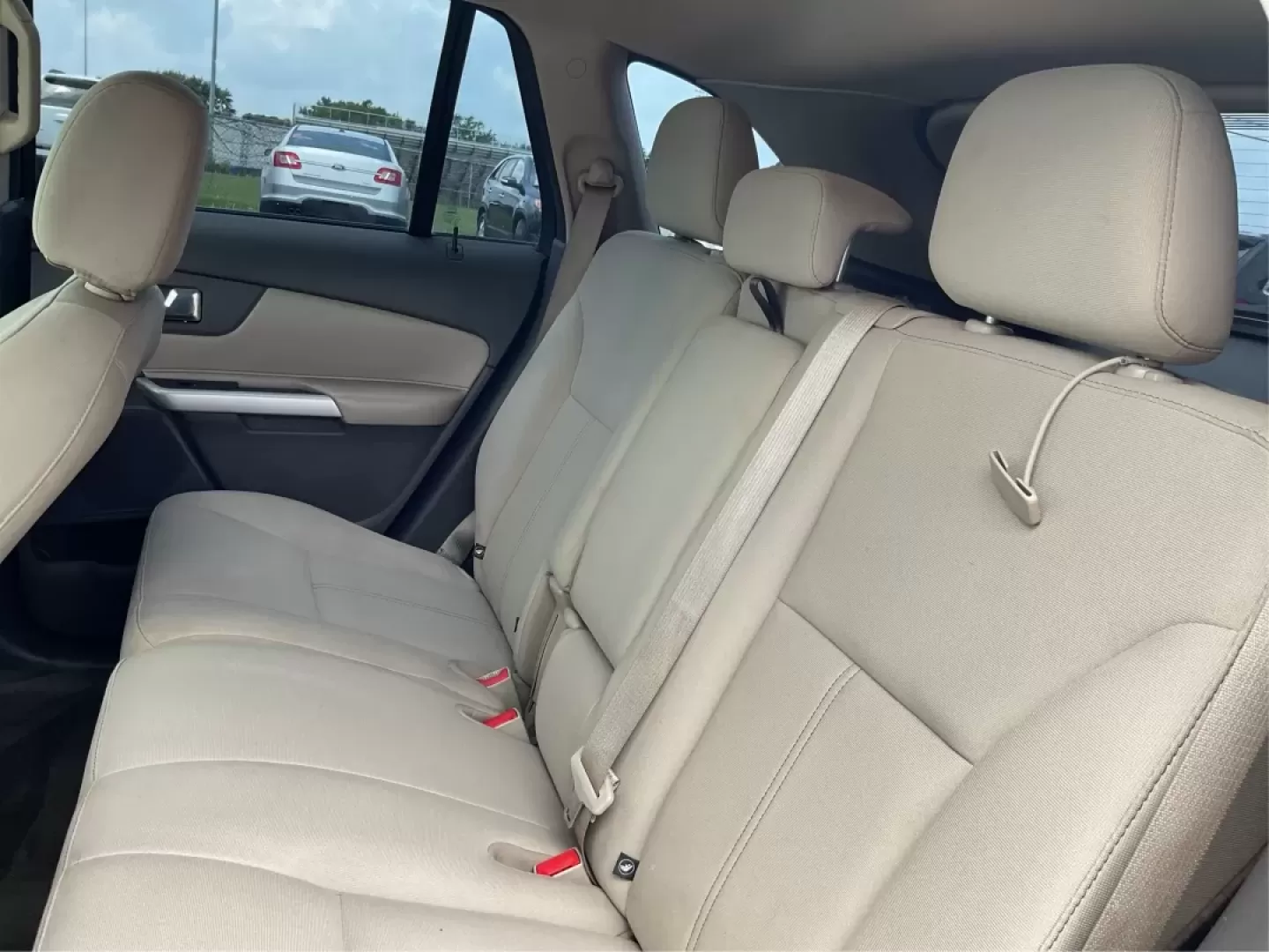 2013 Ford Edge SE (2FMDK3GC6DB) with an 3.5L V6 DOHC 24V engine, 6-Speed Automatic transmission, located at 880 E. National Road, Vandalia, OH, 45377, (937) 908-9800, 39.891918, -84.183594 - **Discover Your Next Adventure with the 2013 Ford Edge SE A Perfect Family SUV!**<br /> <br /> Are you searching for a reliable and stylish SUV to elevate your family's adventures? The 2013 Ford Edge SE, available at Advantage Car and Credit in Fairborn, OH, is the ideal vehicle for families and in - Photo#10