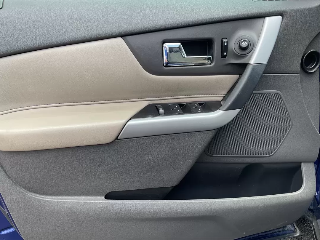 2013 Ford Edge SE (2FMDK3GC6DB) with an Other engine, located at 880 E. National Road, Vandalia, OH, 45377, (937) 908-9800, 39.891918, -84.183594 - **Discover Your Next Adventure with the 2013 Ford Edge SE A Perfect Family SUV!**<br /> <br /> Are you searching for a reliable and stylish SUV to elevate your family's adventures? The 2013 Ford Edge SE, available at Advantage Car and Credit in Fairborn, OH, is the ideal vehicle for families and in - Photo#18