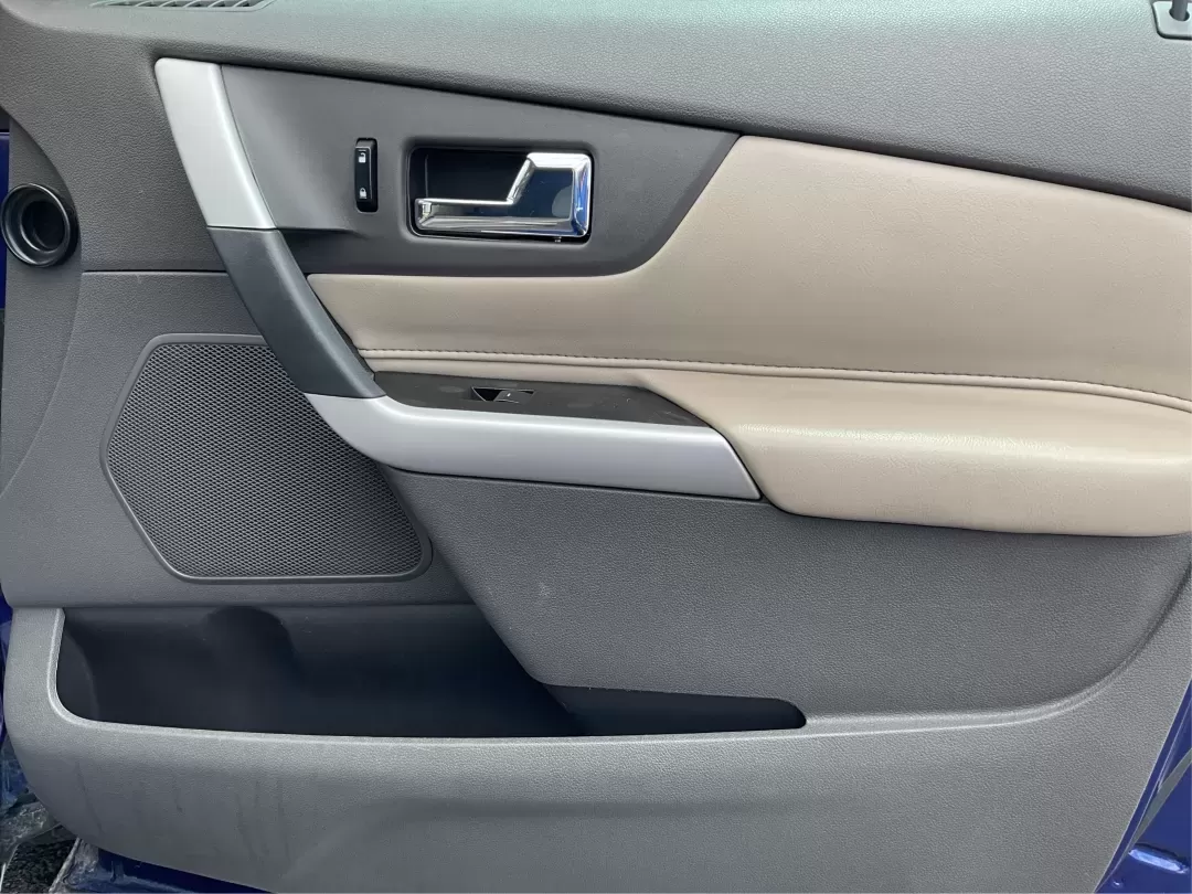 2013 Ford Edge SE (2FMDK3GC6DB) with an Other engine, located at 880 E. National Road, Vandalia, OH, 45377, (937) 908-9800, 39.891918, -84.183594 - **Discover Your Next Adventure with the 2013 Ford Edge SE A Perfect Family SUV!**<br /> <br /> Are you searching for a reliable and stylish SUV to elevate your family's adventures? The 2013 Ford Edge SE, available at Advantage Car and Credit in Fairborn, OH, is the ideal vehicle for families and in - Photo#19