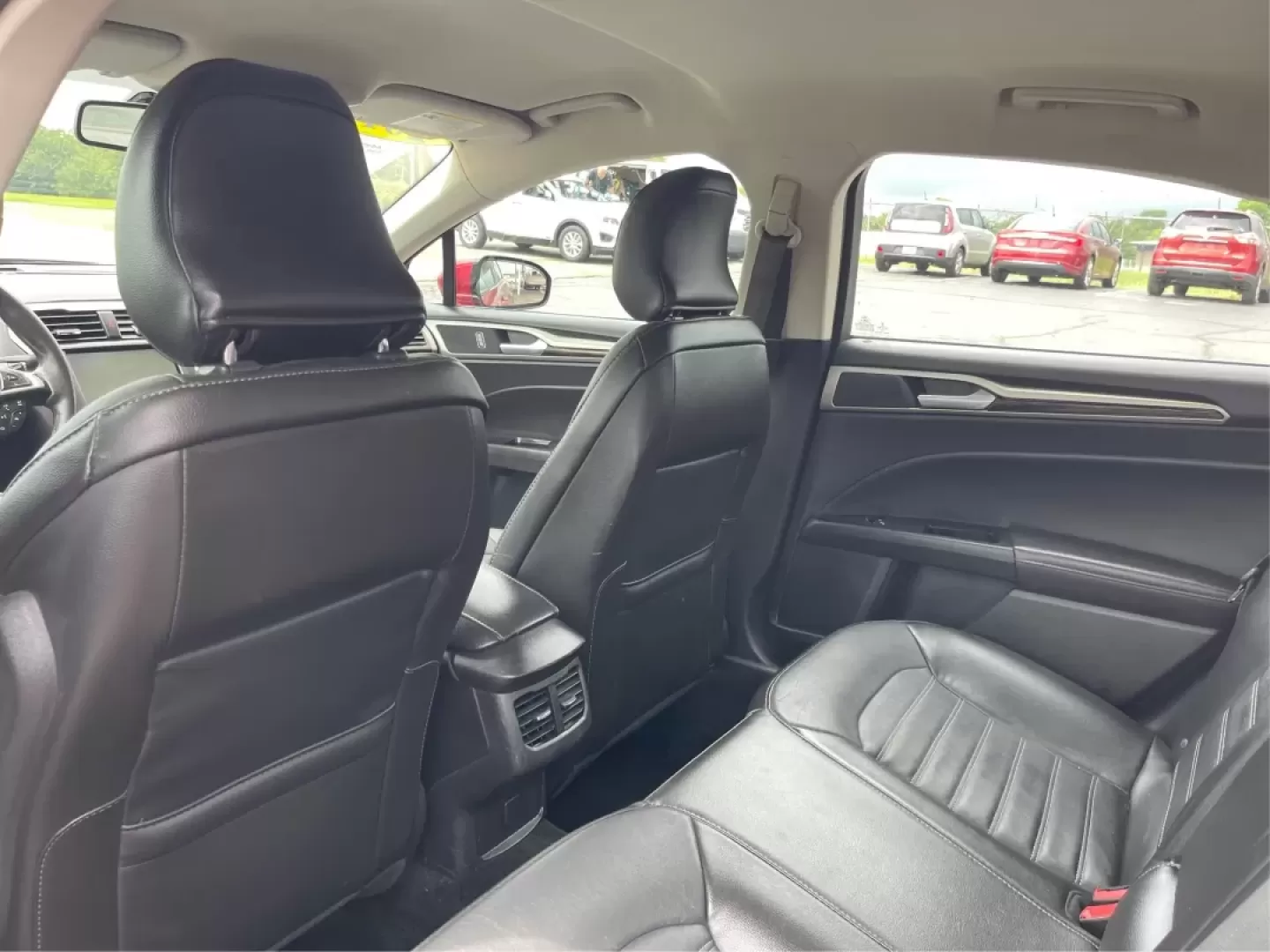 2016 Ford Fusion SE (3FA6P0HD7GR) with an Other engine, located at 4508 South Dixie Dr, Moraine, OH, 45439, (937) 908-9800, 39.689976, -84.218452 - Experience the perfect blend of style, comfort, and reliability with this 2016 Ford Fusion SE, available now at Advantage Car and Credit in Fairborn, OH. Whether you're a commuter navigating the busy streets of downtown Fairborn or a growing family looking for a dependable vehicle for your weekend a - Photo#9