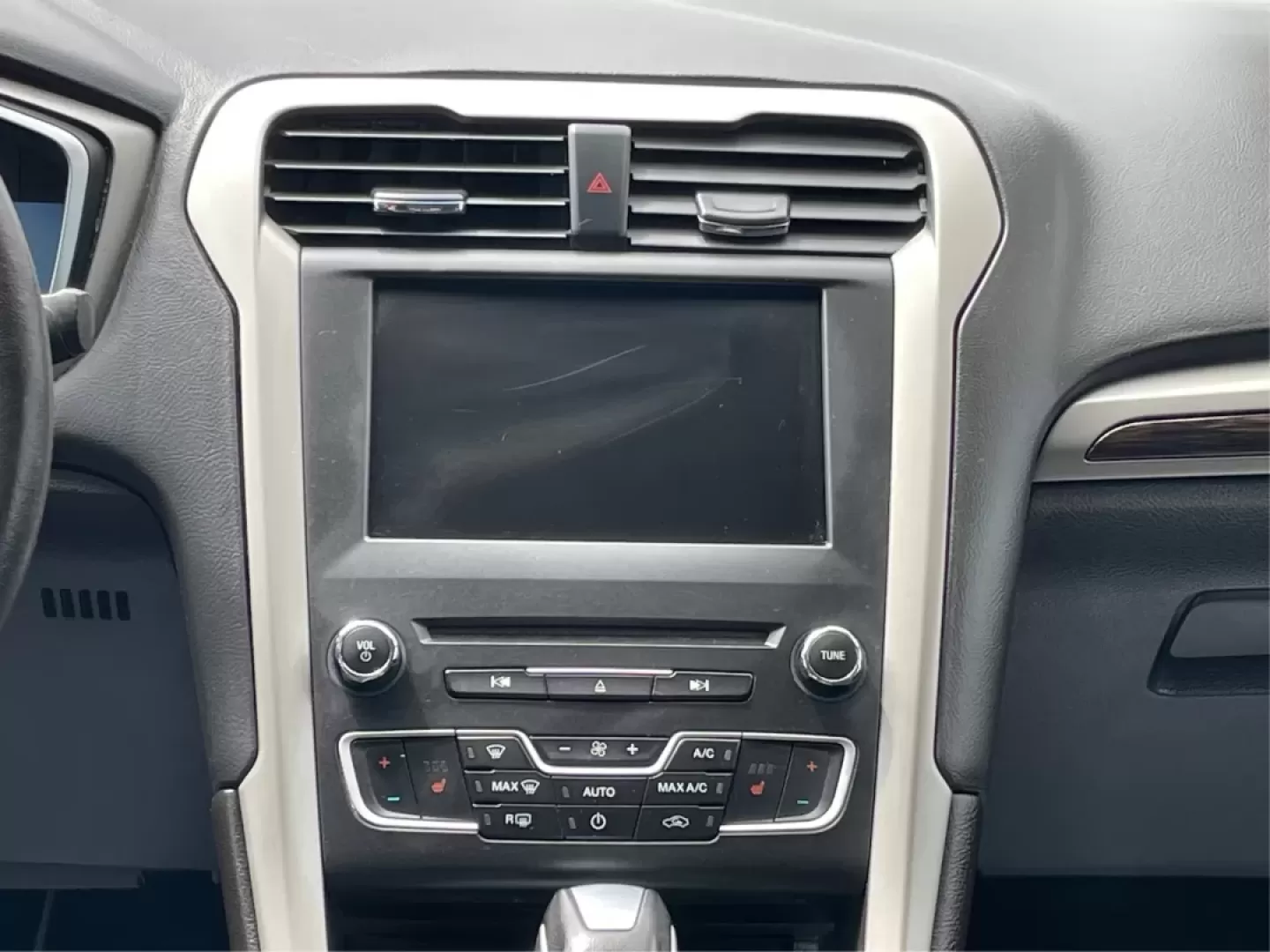 2016 Ford Fusion SE (3FA6P0HD7GR) with an Other engine, located at 880 E. National Road, Vandalia, OH, 45377, (937) 908-9800, 39.891918, -84.183594 - Experience the perfect blend of style, comfort, and reliability with this 2016 Ford Fusion SE, available now at Advantage Car and Credit in Fairborn, OH. Whether you're a commuter navigating the busy streets of downtown Fairborn or a growing family looking for a dependable vehicle for your weekend a - Photo#12