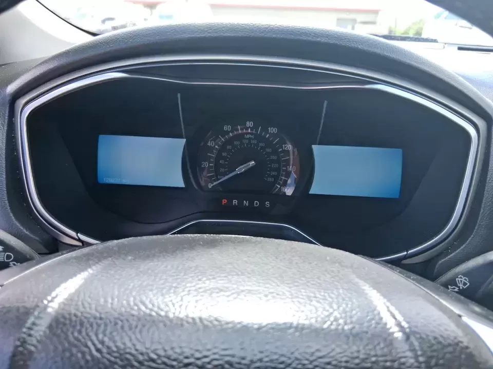 2016 Ford Fusion SE (3FA6P0HD7GR) with an 1.5L L4 DOHC 16V engine, 6-Speed Automatic transmission, located at 1099 N County Rd 25A , Troy, OH, 45373, (937) 908-9800, 40.057079, -84.212883 - Experience the perfect blend of style, comfort, and reliability with this 2016 Ford Fusion SE, available now at Advantage Car and Credit in Fairborn, OH. Whether you're a commuter navigating the busy streets of downtown Fairborn or a growing family looking for a dependable vehicle for your weekend a - Photo#15