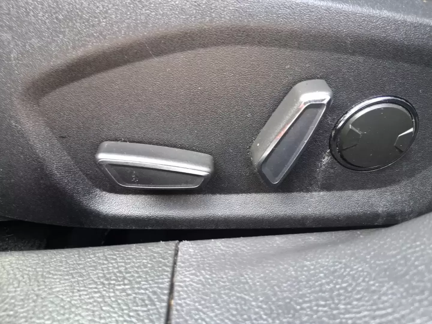 2016 Ford Fusion SE (3FA6P0HD7GR) with an 1.5L L4 DOHC 16V engine, 6-Speed Automatic transmission, located at 1099 N County Rd 25A , Troy, OH, 45373, (937) 908-9800, 40.057079, -84.212883 - Experience the perfect blend of style, comfort, and reliability with this 2016 Ford Fusion SE, available now at Advantage Car and Credit in Fairborn, OH. Whether you're a commuter navigating the busy streets of downtown Fairborn or a growing family looking for a dependable vehicle for your weekend a - Photo#18
