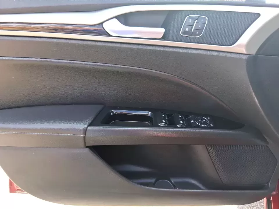 2016 Ford Fusion SE (3FA6P0HD7GR) with an 1.5L L4 DOHC 16V engine, 6-Speed Automatic transmission, located at 1099 N County Rd 25A , Troy, OH, 45373, (937) 908-9800, 40.057079, -84.212883 - Experience the perfect blend of style, comfort, and reliability with this 2016 Ford Fusion SE, available now at Advantage Car and Credit in Fairborn, OH. Whether you're a commuter navigating the busy streets of downtown Fairborn or a growing family looking for a dependable vehicle for your weekend a - Photo#19