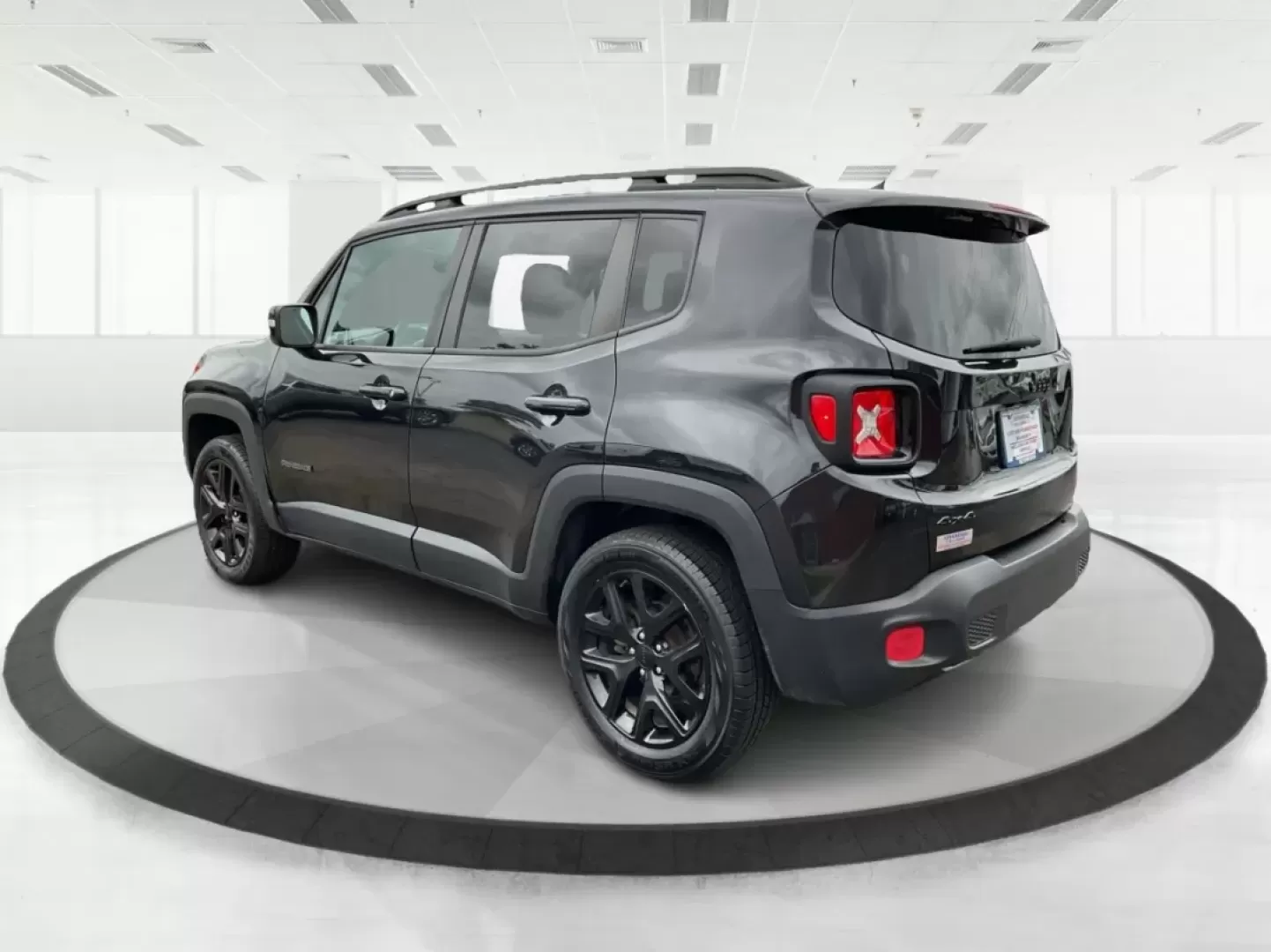 2016 Jeep Renegade Justice (ZACCJBBT4GP) with an Tigershark MultiAir 2.4L I-4 variable valve contro engine, located at 1230 East Main St, Xenia, OH, 45385, (937) 908-9800, 39.688026, -83.910172 - ### Adventure Awaits with the 2016 Jeep Renegade Justice at Advantage Car and Credit - Xenia!<br /> <br /> Are you ready to tackle your next adventure? Whether you're planning a weekend getaway with friends, navigating the hustle and bustle of daily commutes, or exploring the great outdoors, the 201 - Photo#4